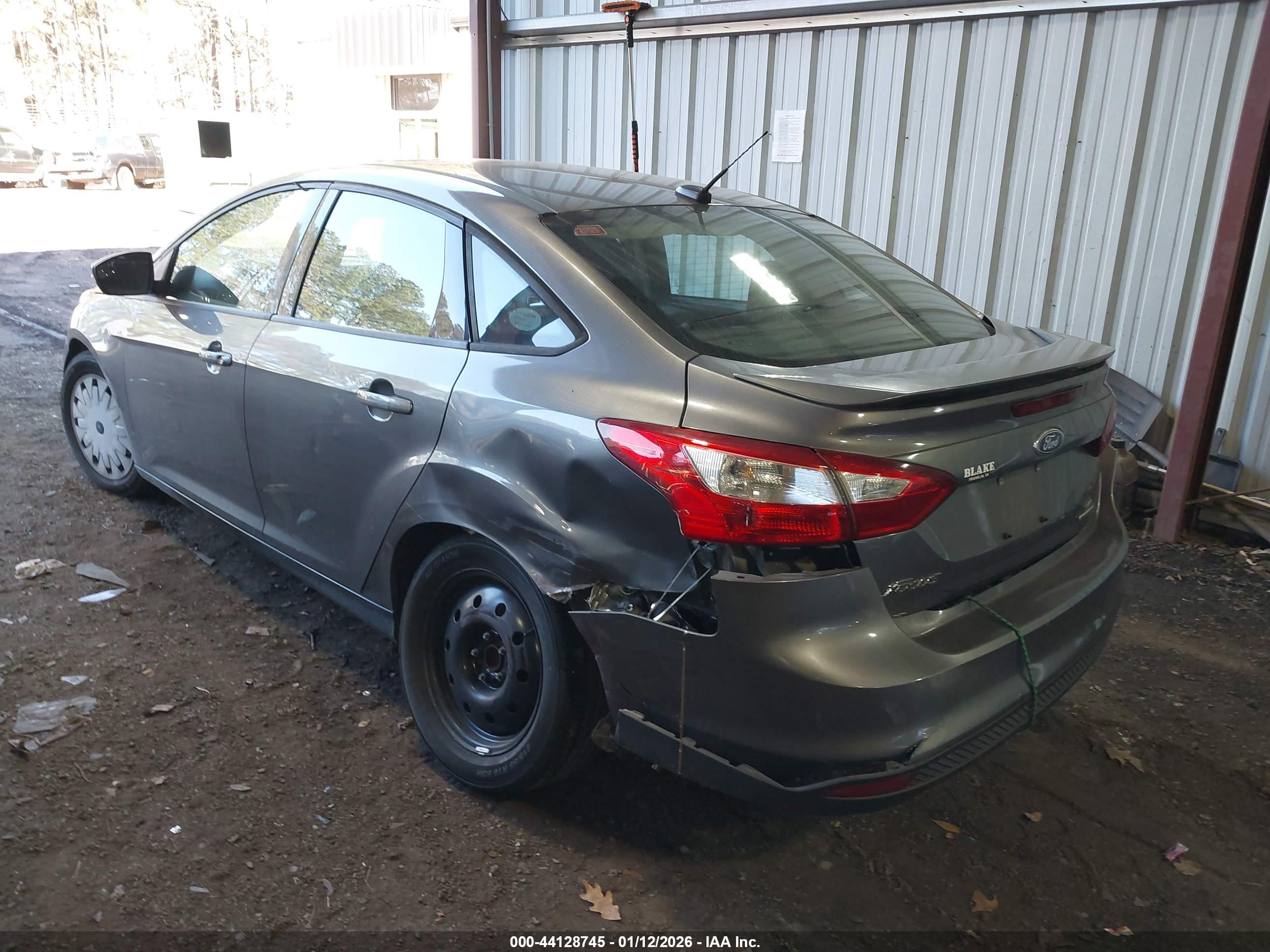 FORD FOCUS image 3