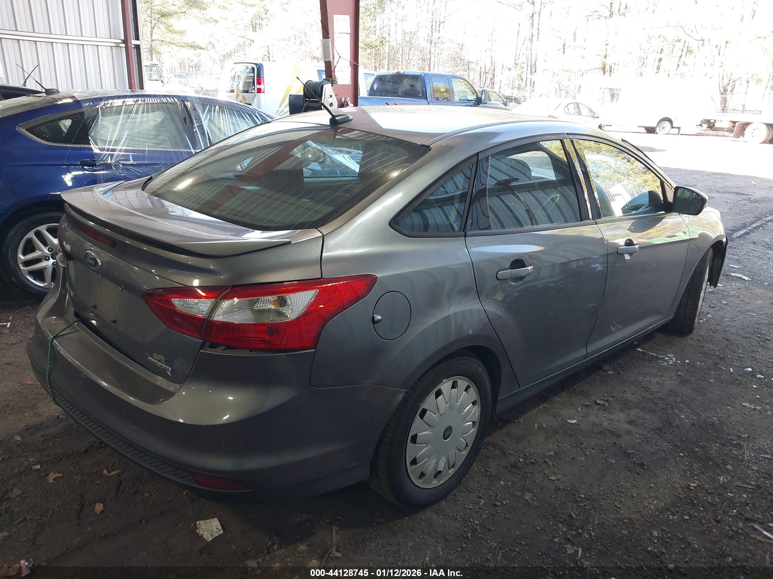 FORD FOCUS image 4