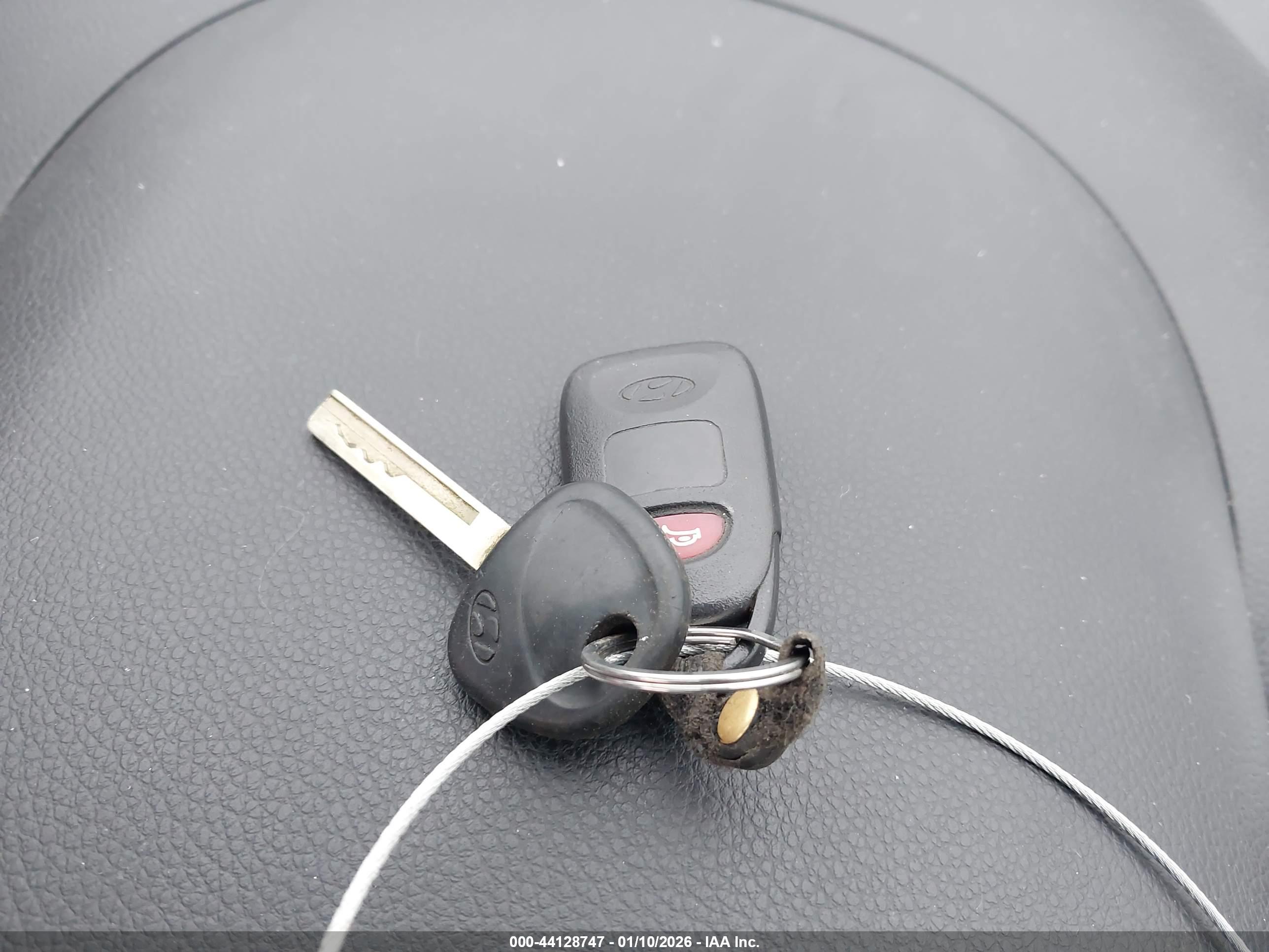 HYUNDAI ELANTRA image 11