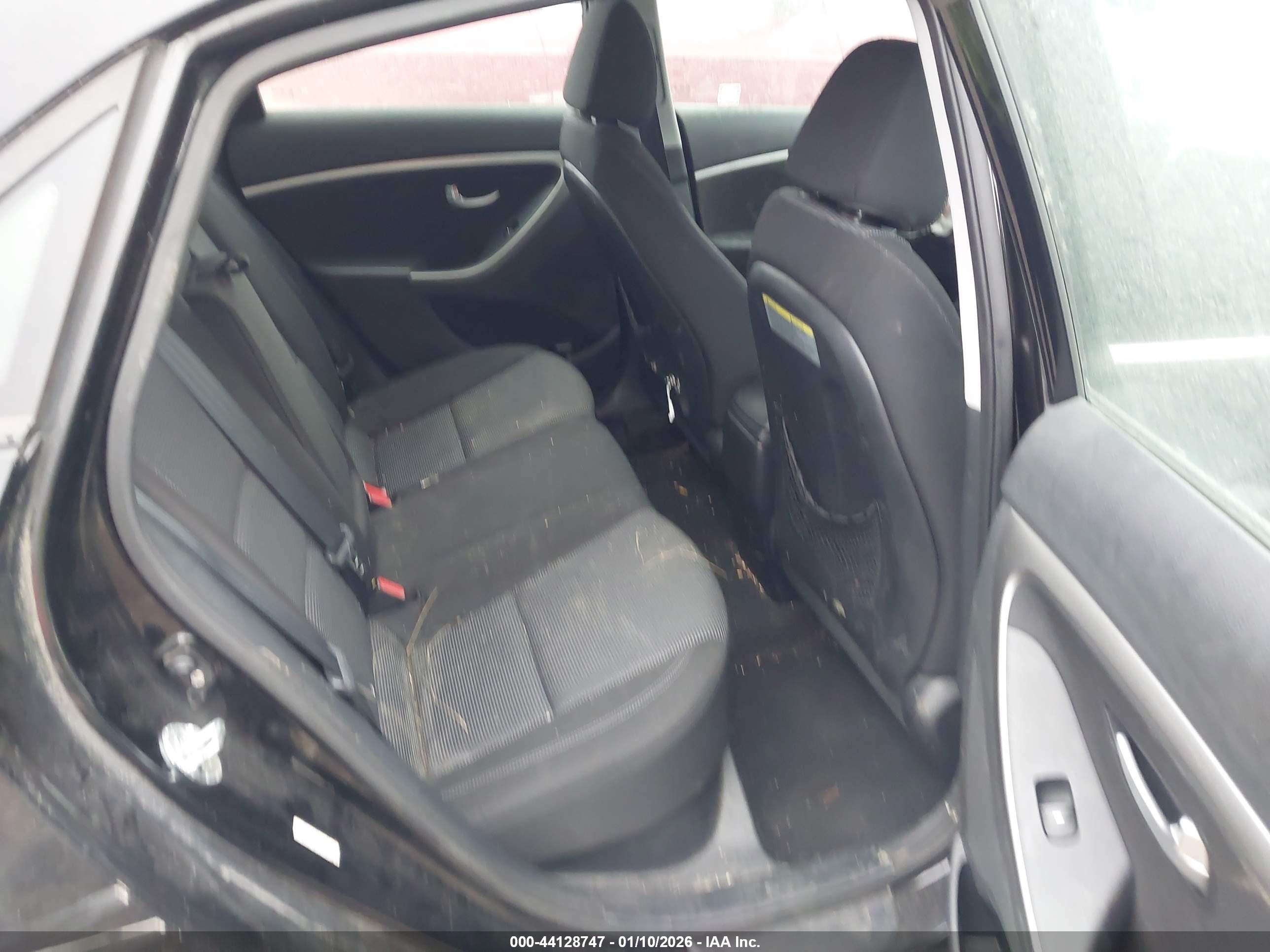 HYUNDAI ELANTRA image 8