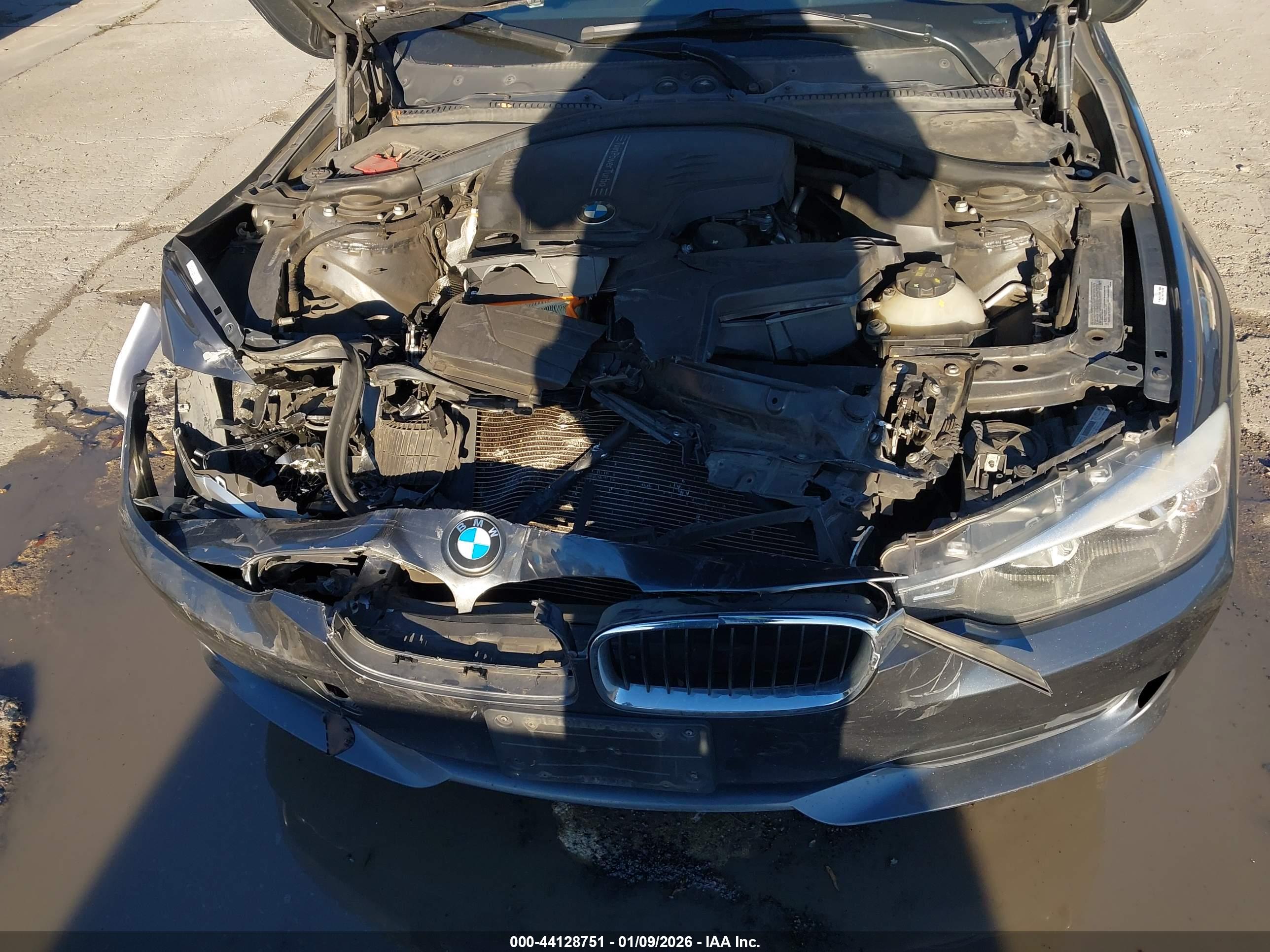 BMW 320 image 6