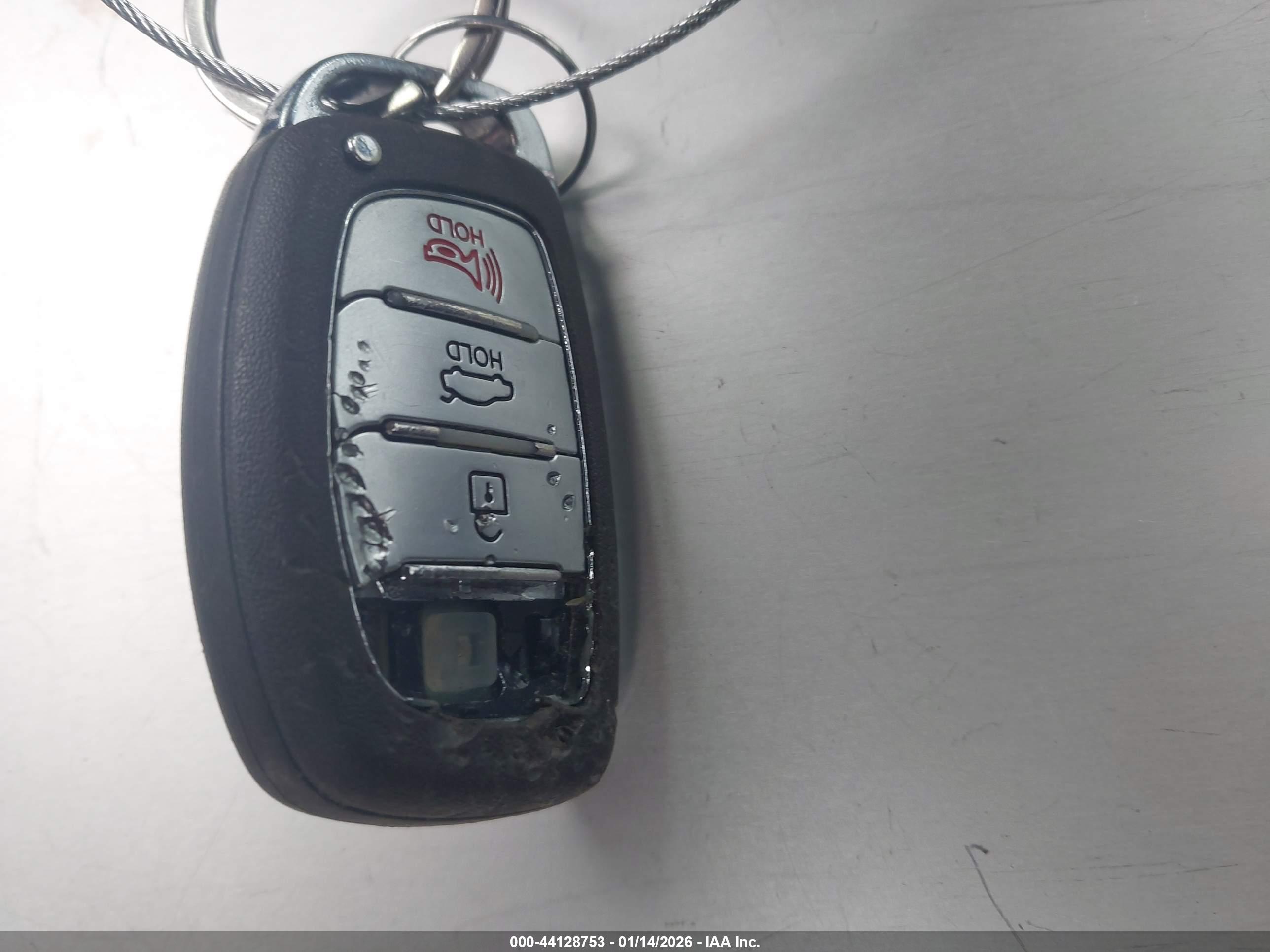HYUNDAI ELANTRA image 11
