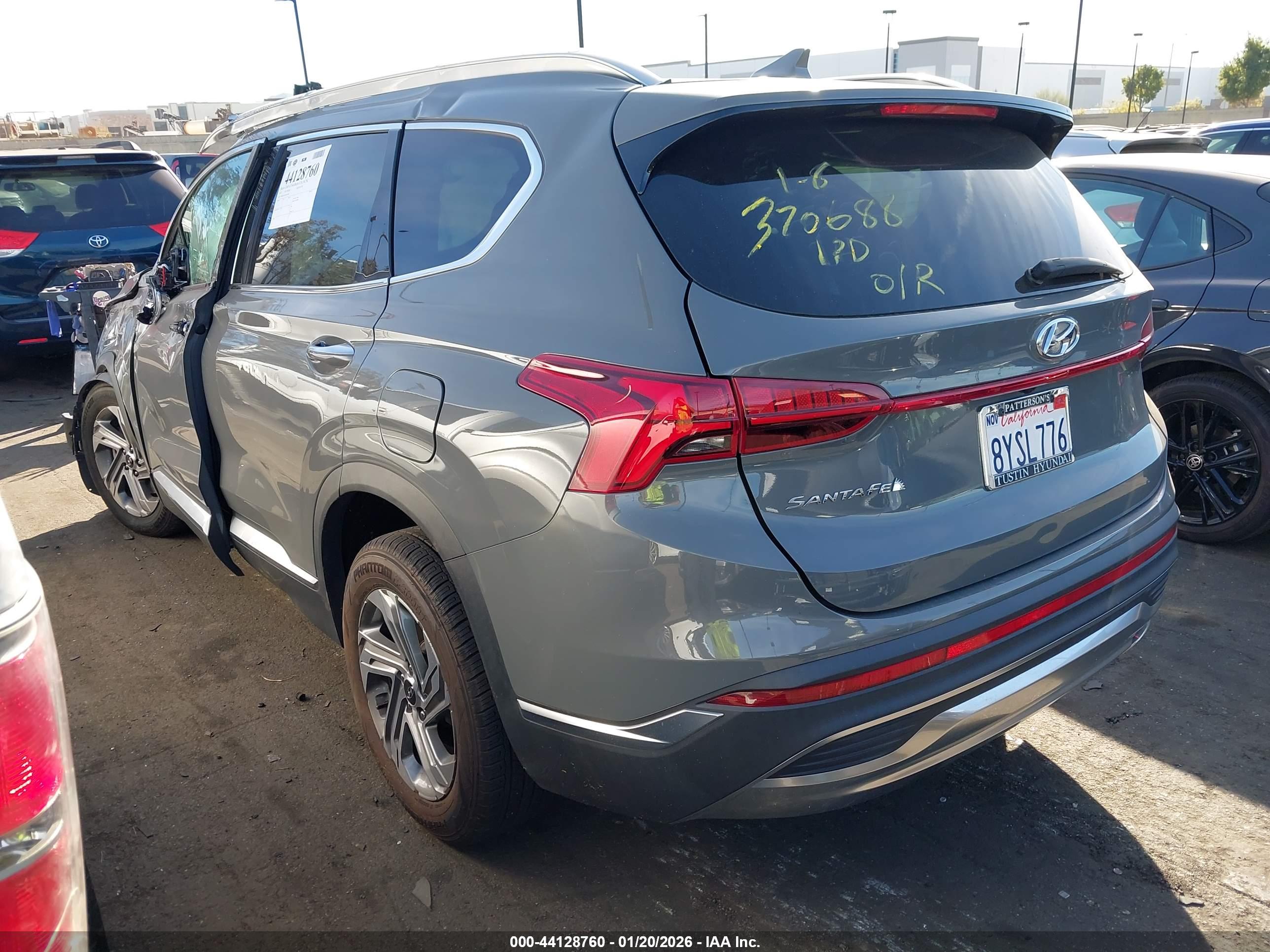 HYUNDAI SANTA image 3