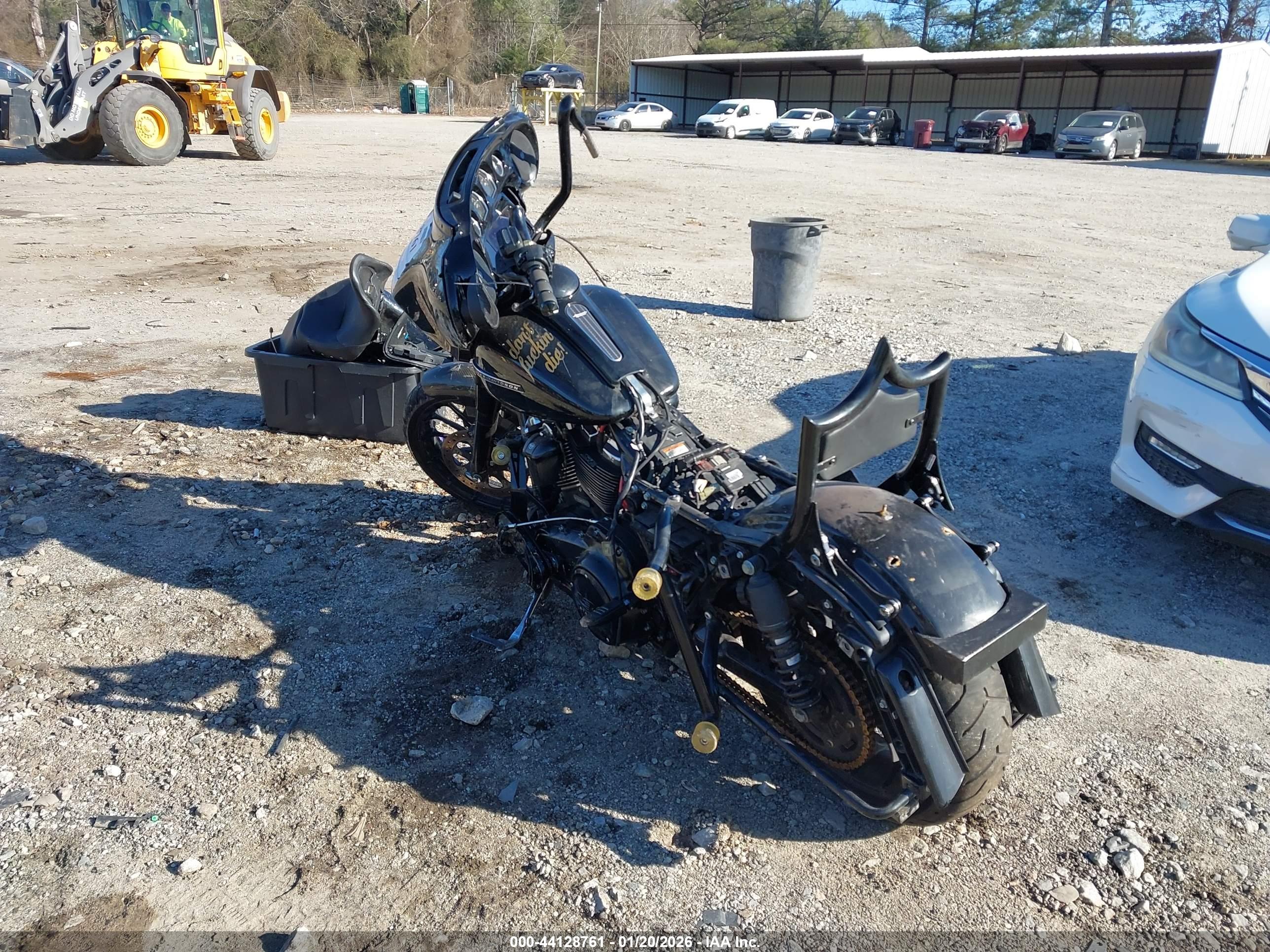 HARLEY-DAVIDSON FLHXS image 3
