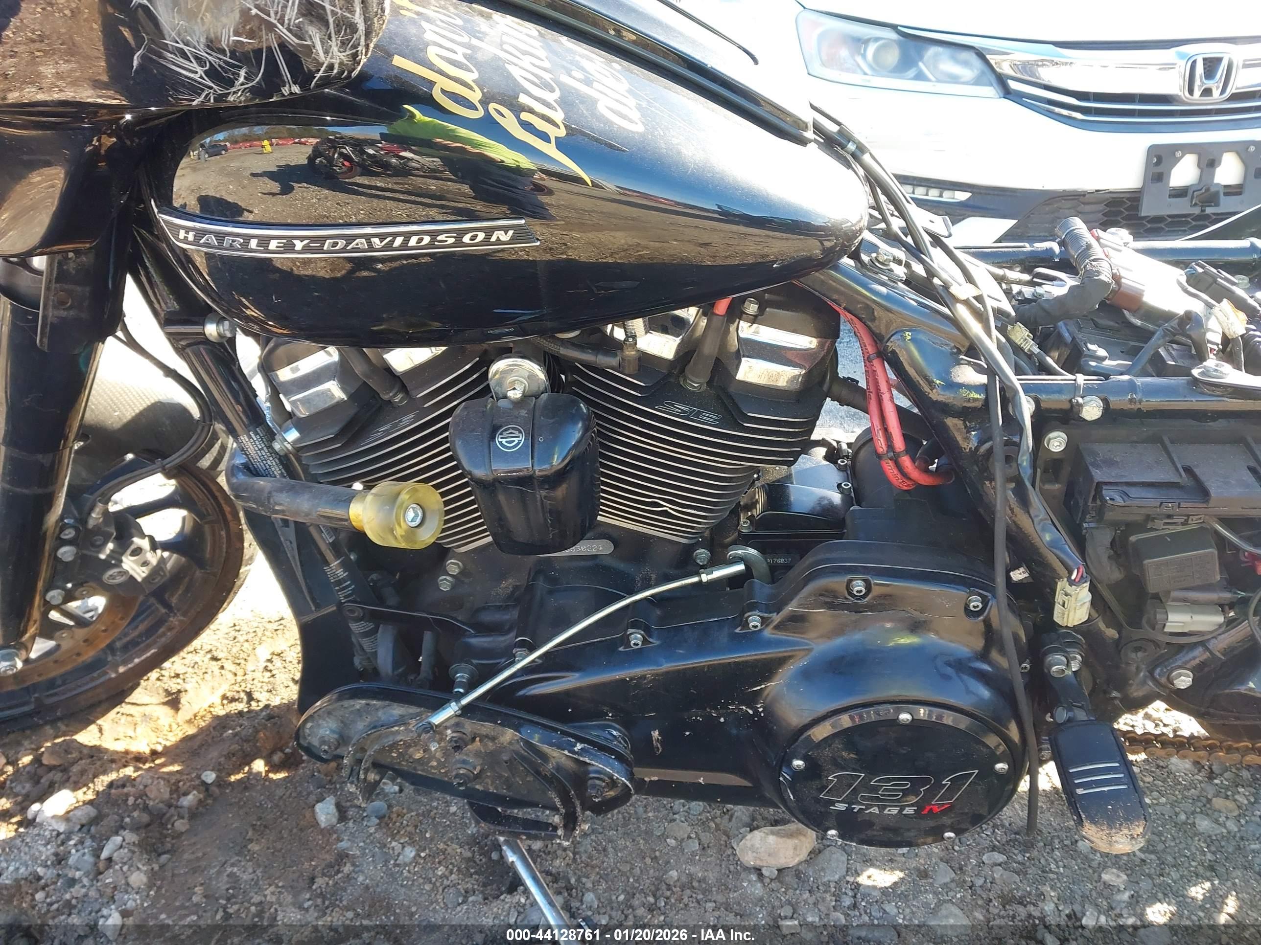 HARLEY-DAVIDSON FLHXS image 9