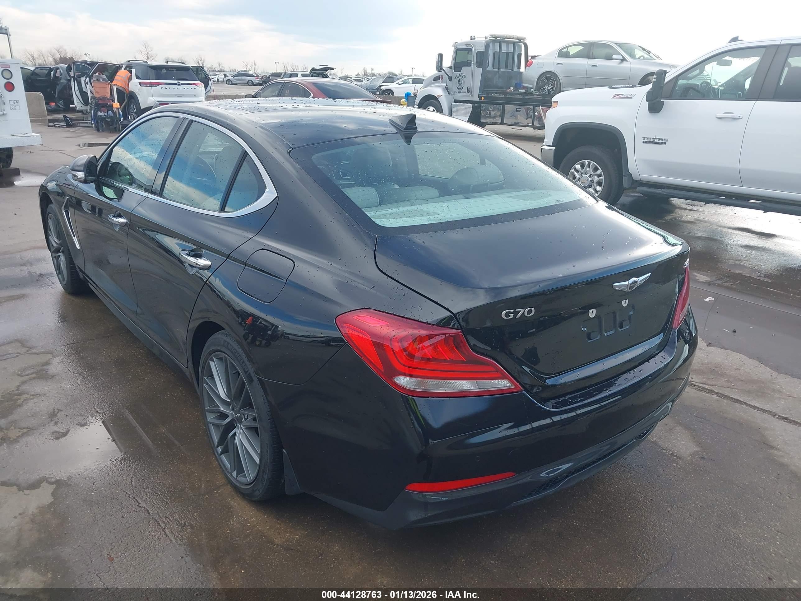 GENESIS G70 image 3