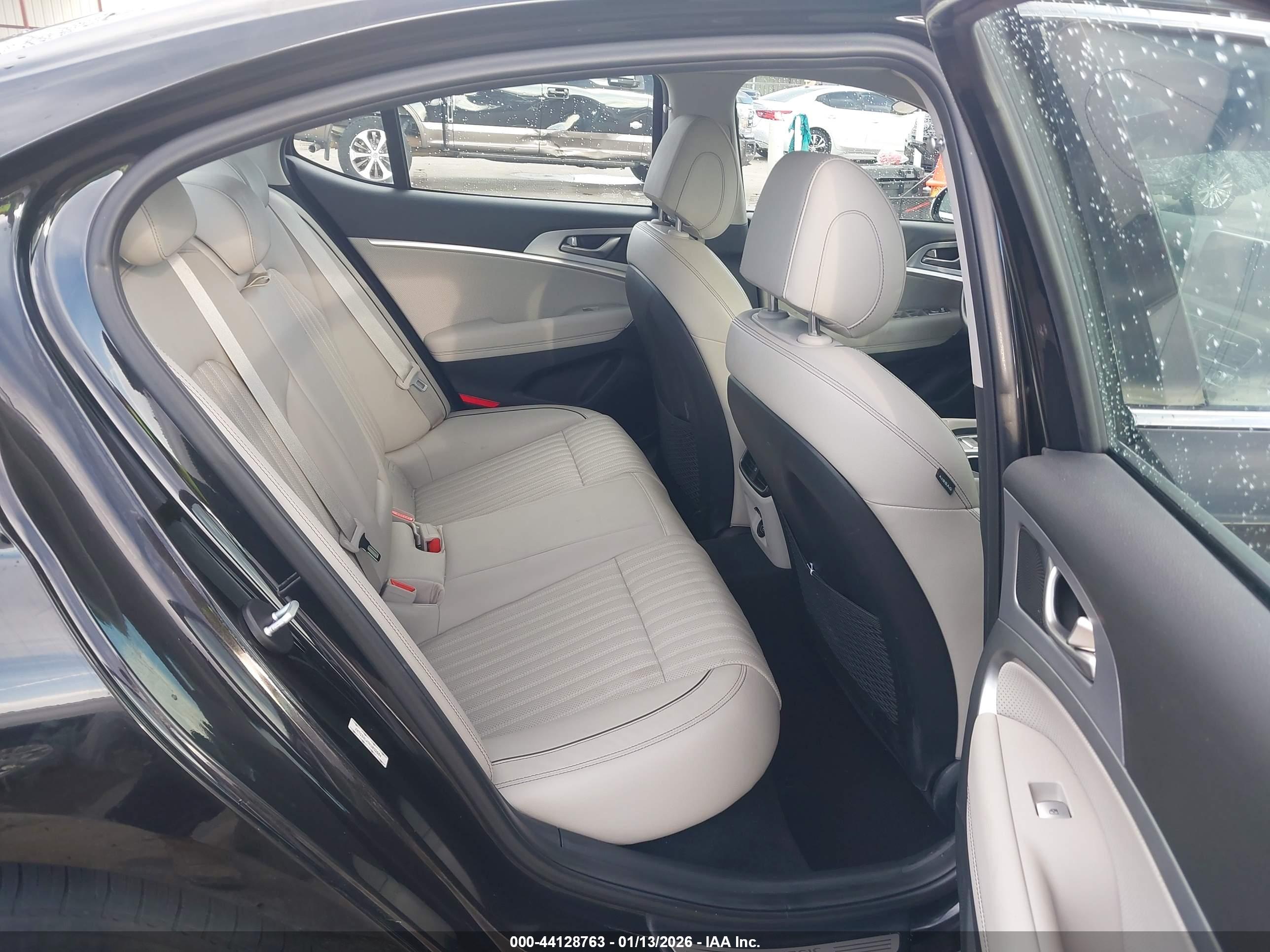 GENESIS G70 image 8