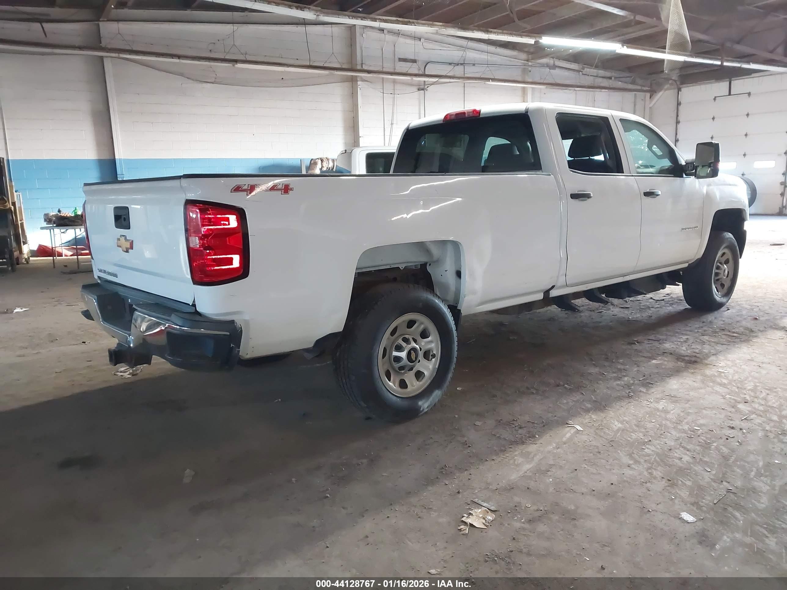 CHEVROLET SILVERADO image 4