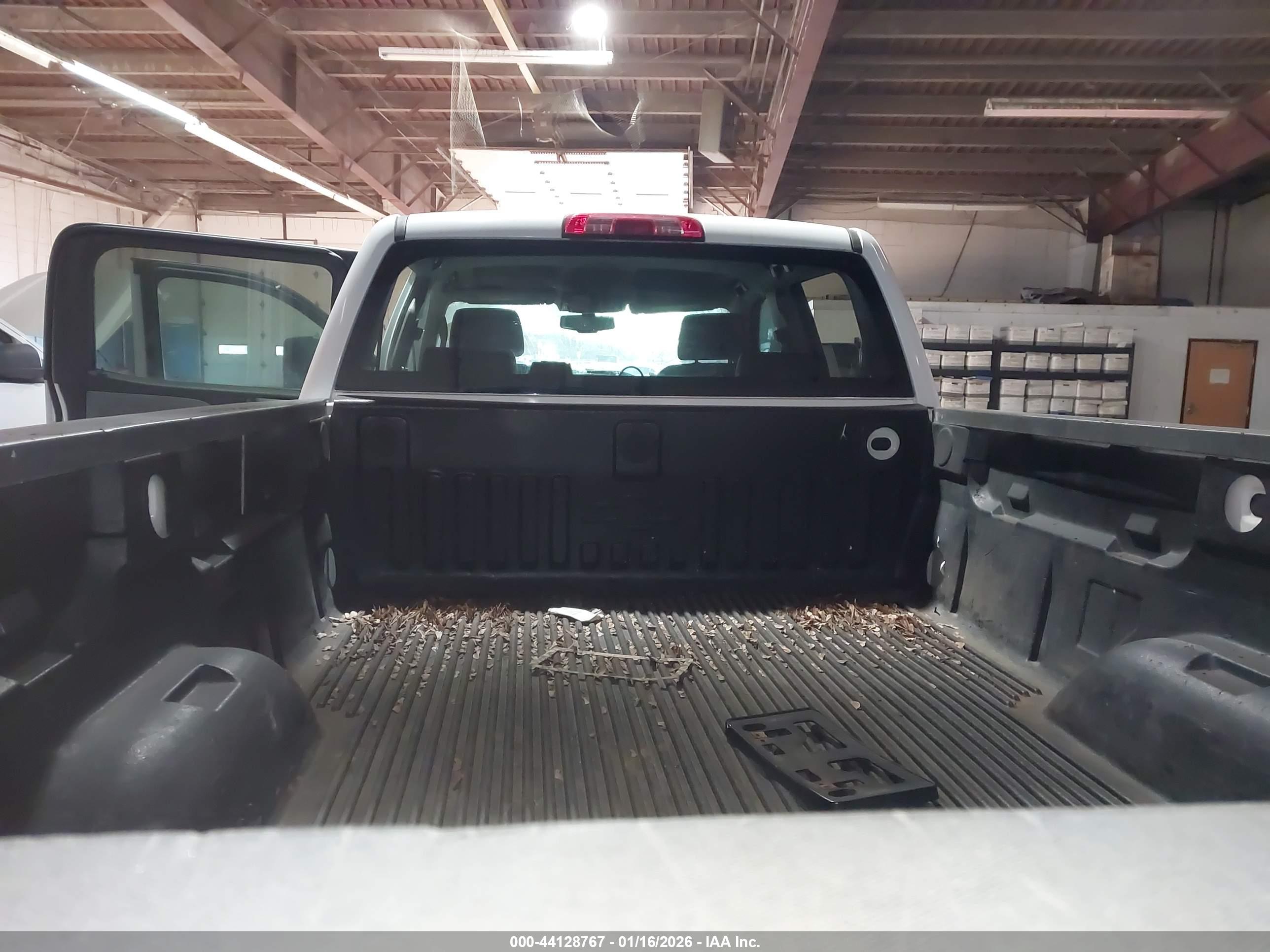 CHEVROLET SILVERADO image 7