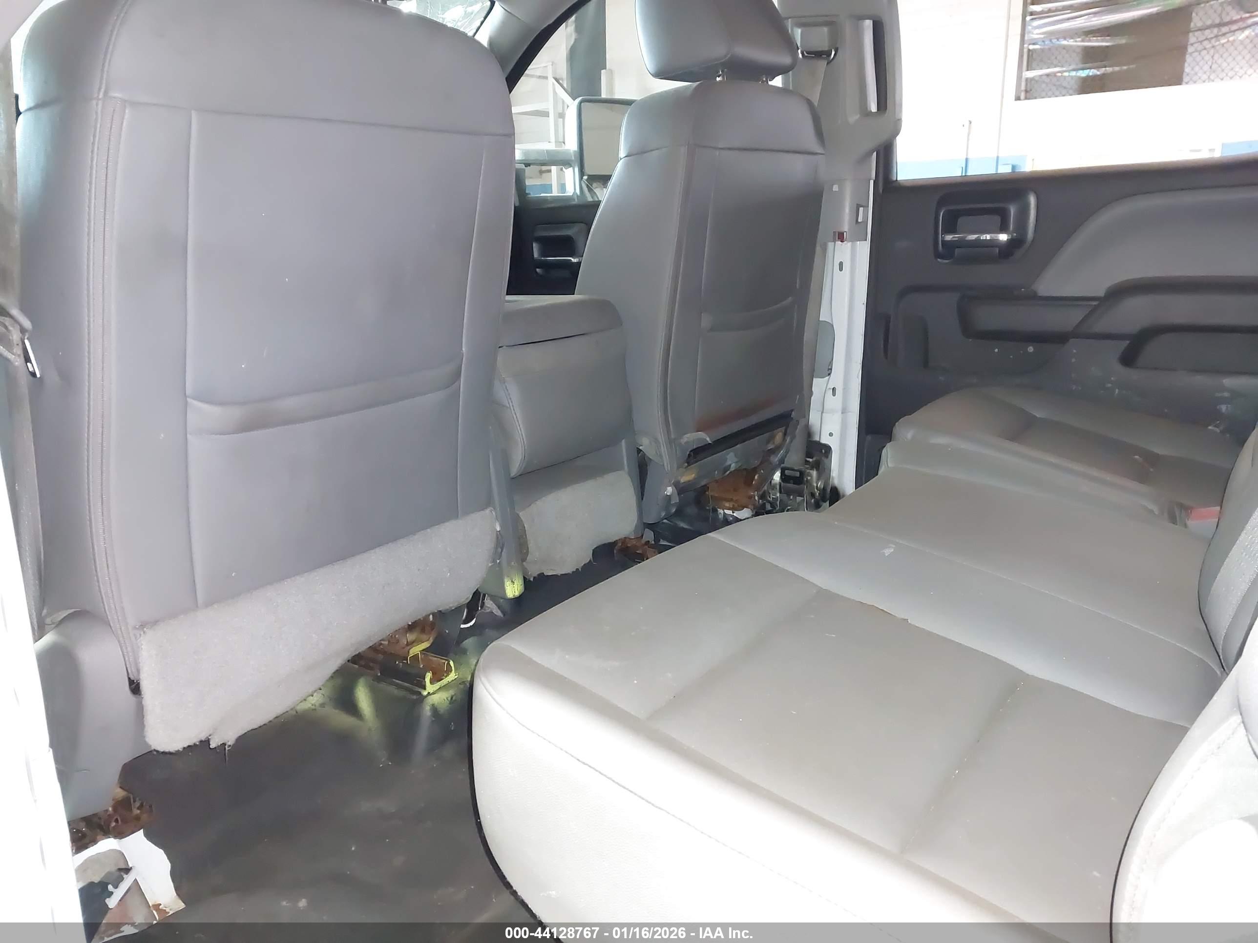CHEVROLET SILVERADO image 8