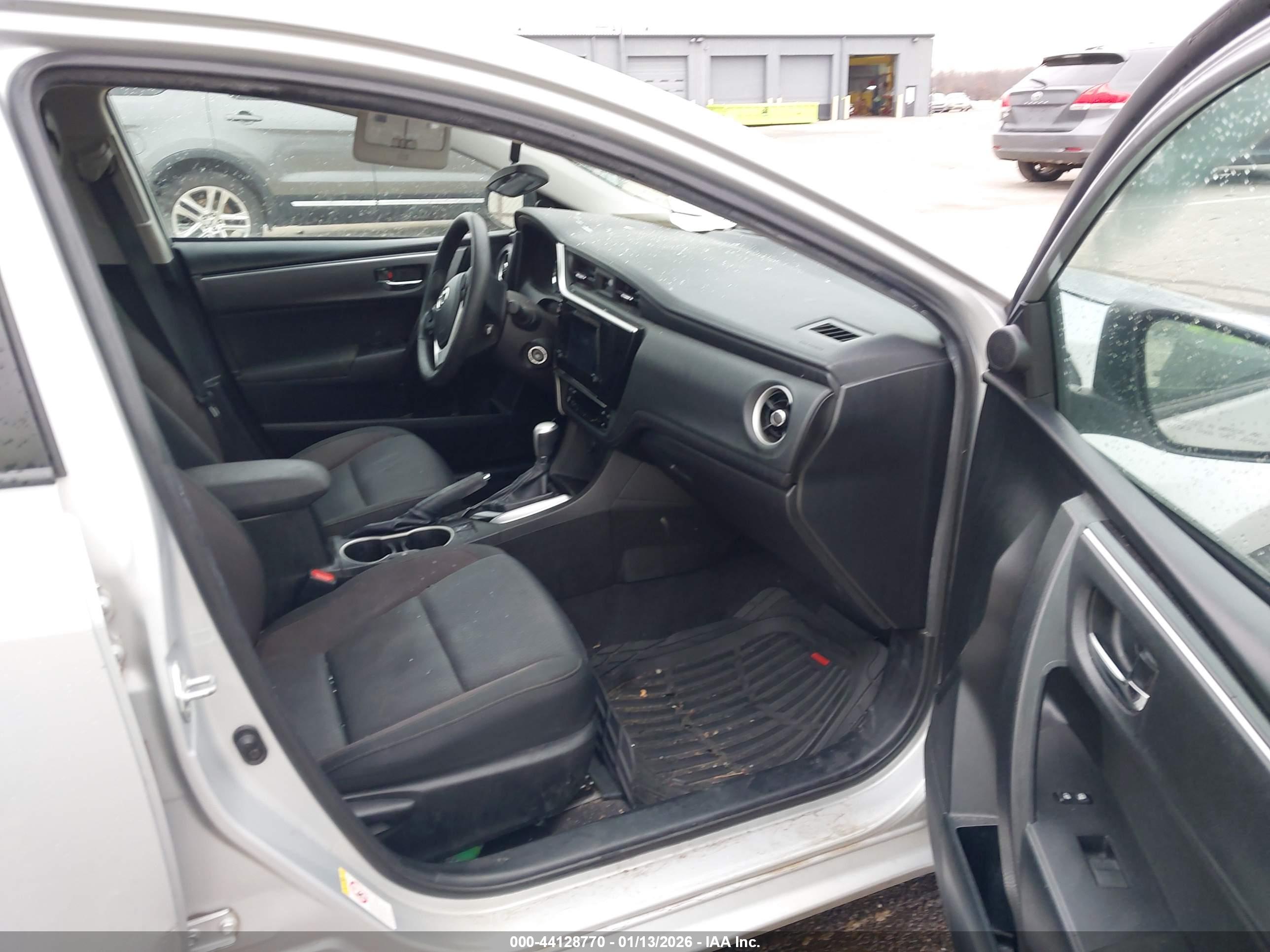 TOYOTA COROLLA image 5