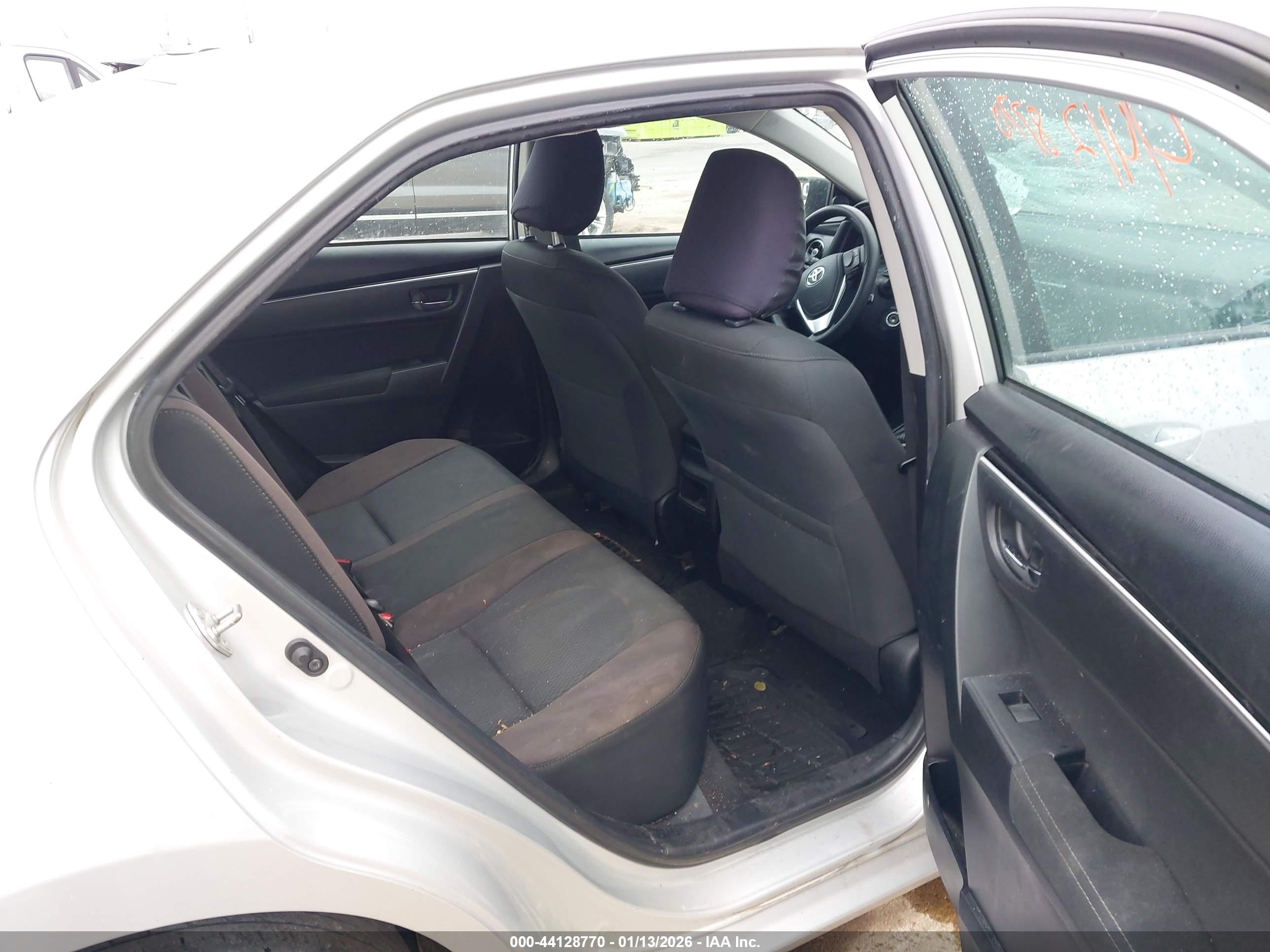 TOYOTA COROLLA image 8