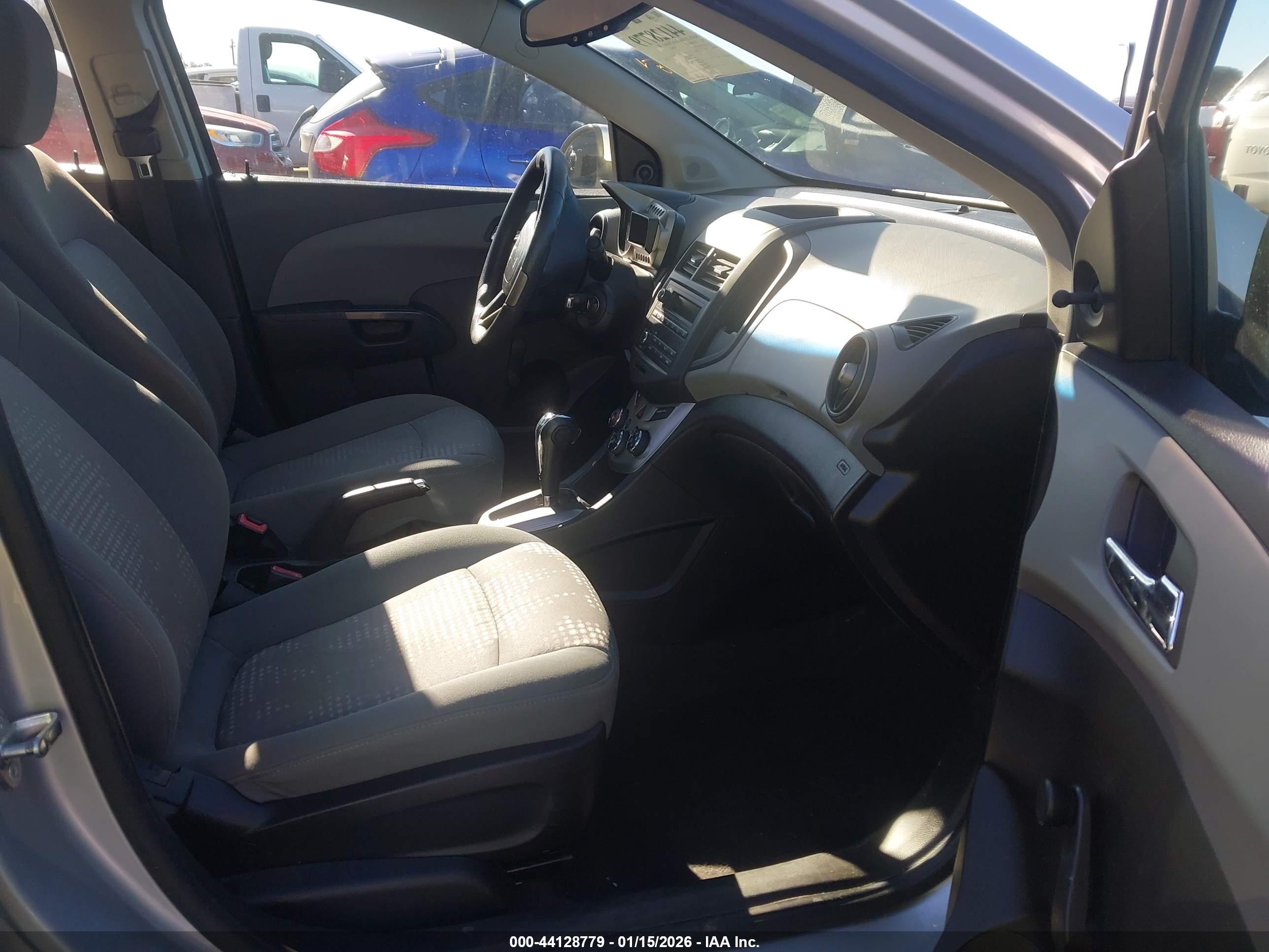 CHEVROLET SONIC image 5