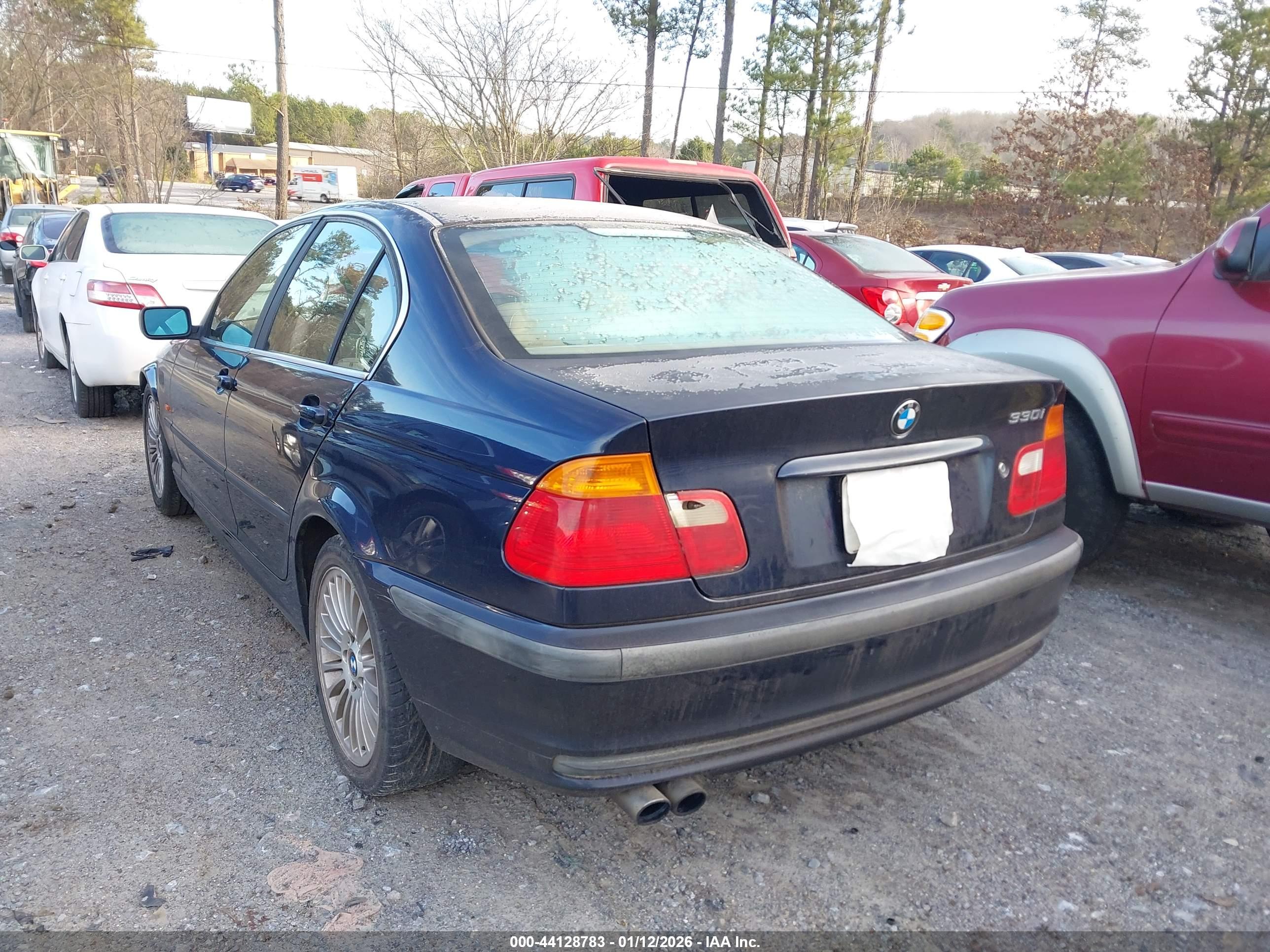BMW 330I image 3