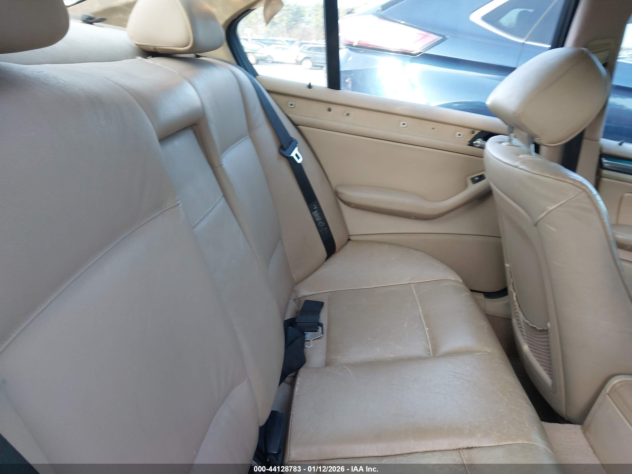 BMW 330I image 8