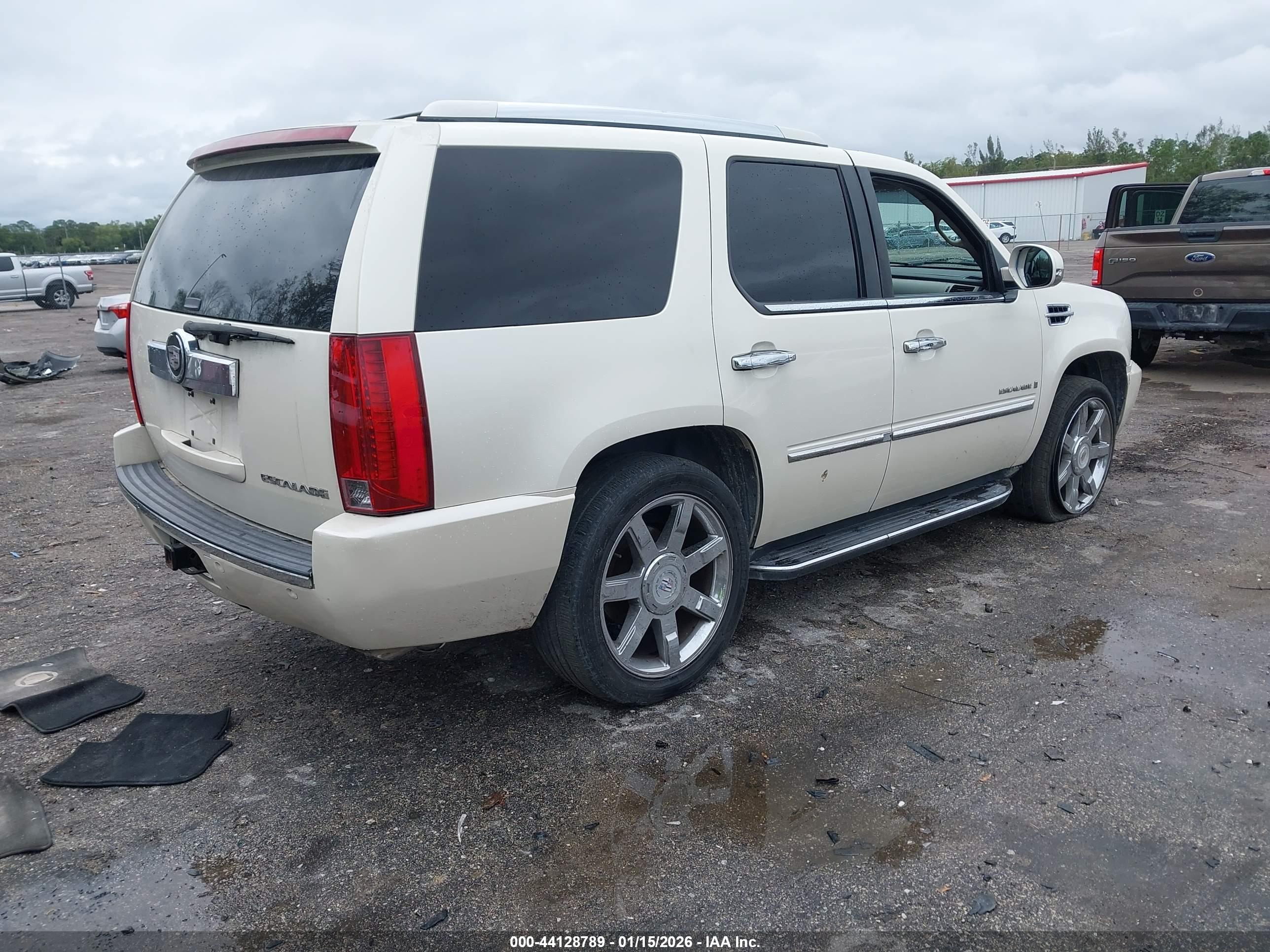 CADILLAC ESCALADE image 4