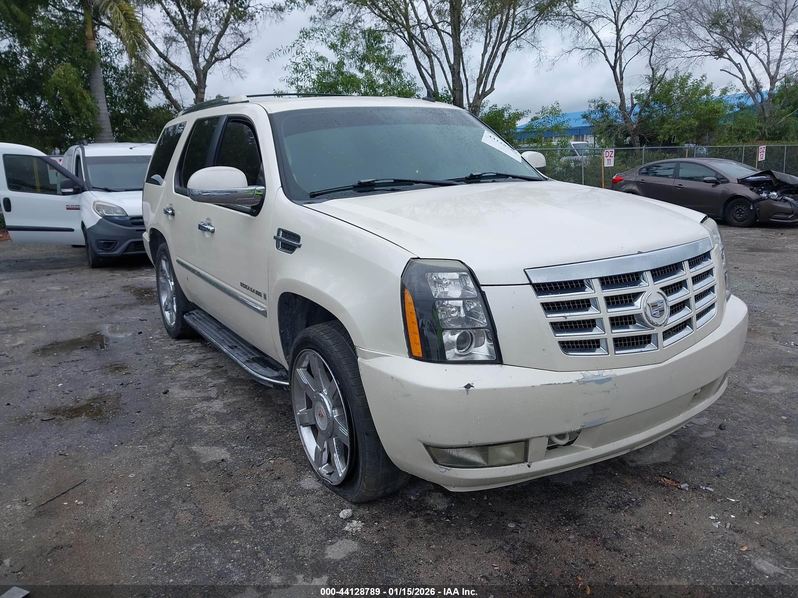 CADILLAC ESCALADE image 6