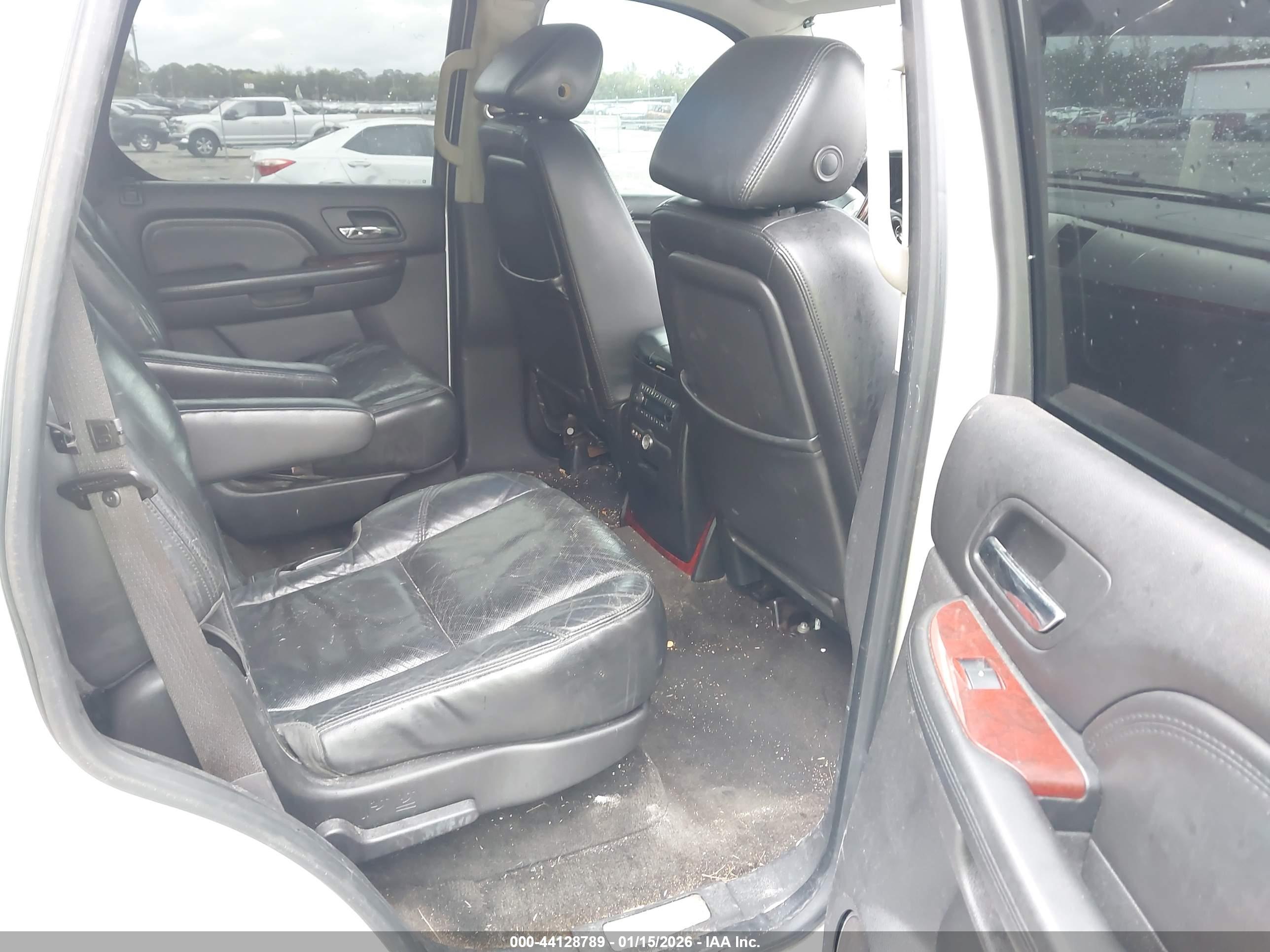 CADILLAC ESCALADE image 8