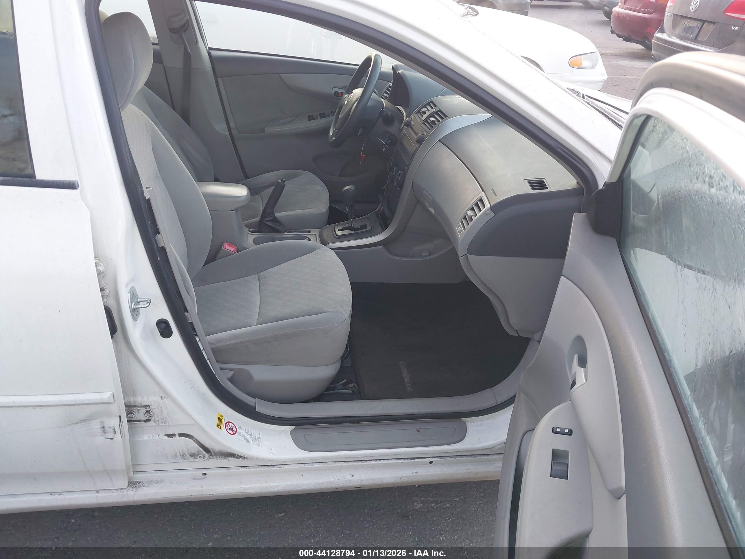 TOYOTA COROLLA image 5