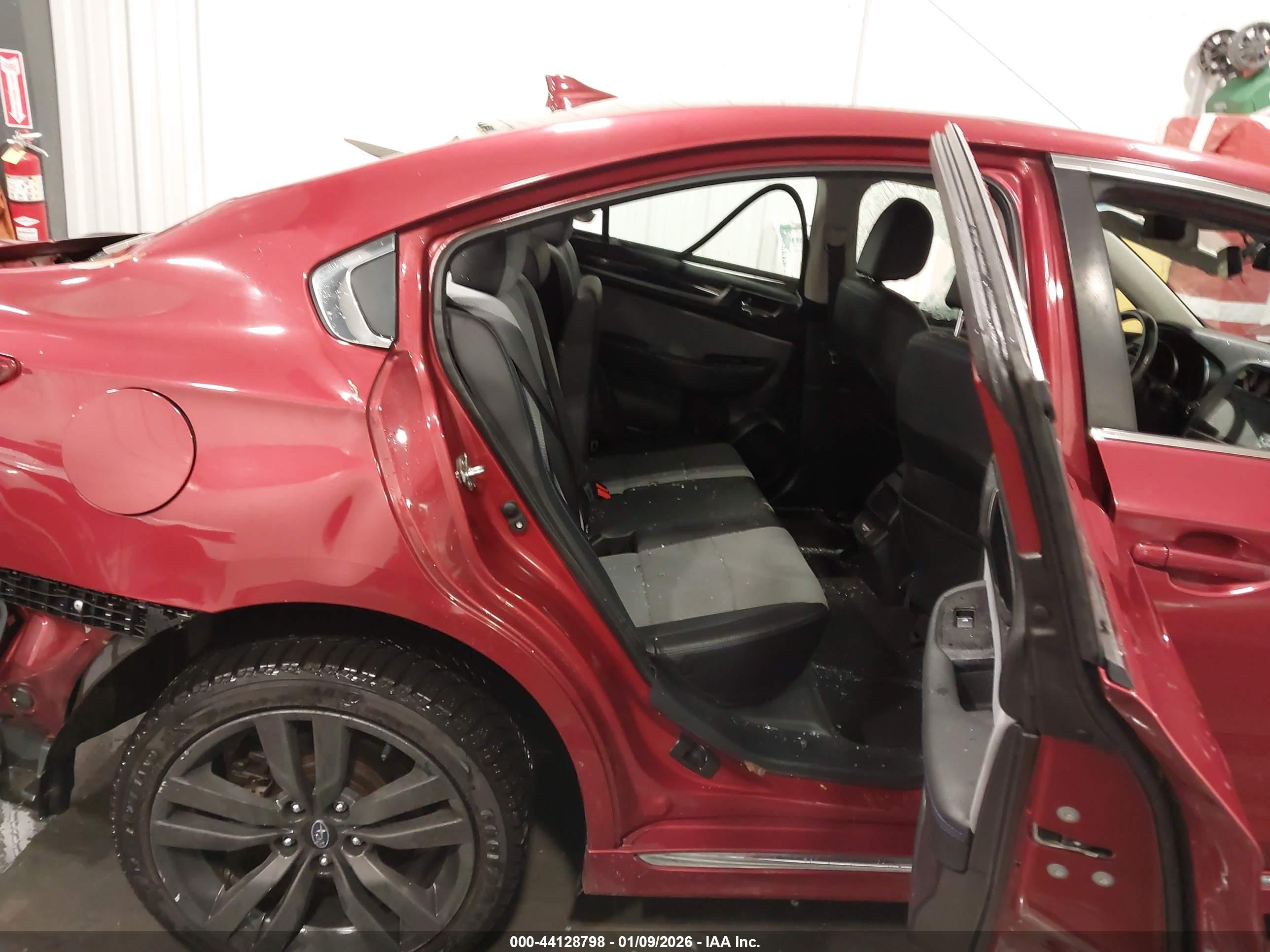 SUBARU LEGACY image 8