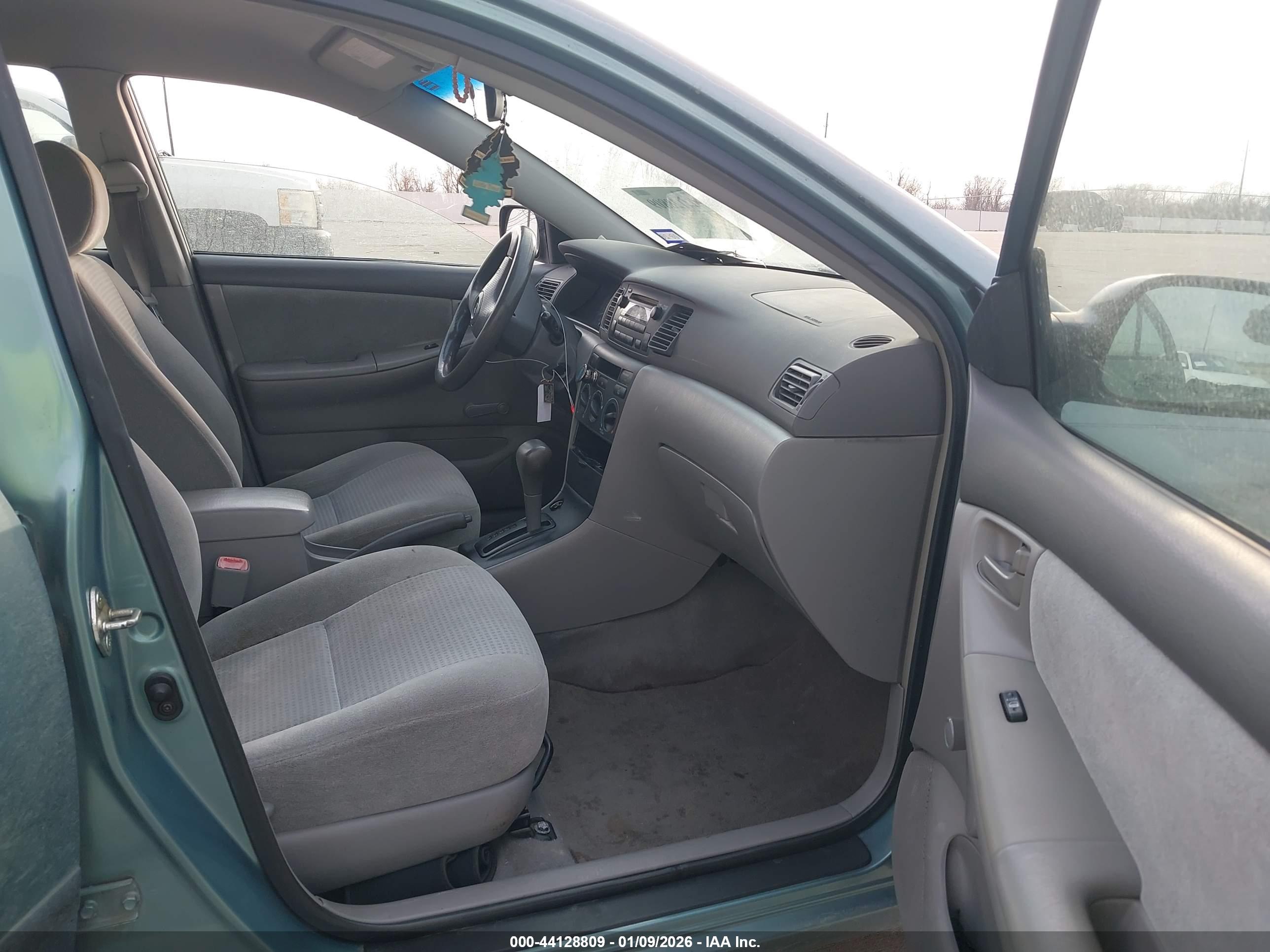 TOYOTA COROLLA image 5