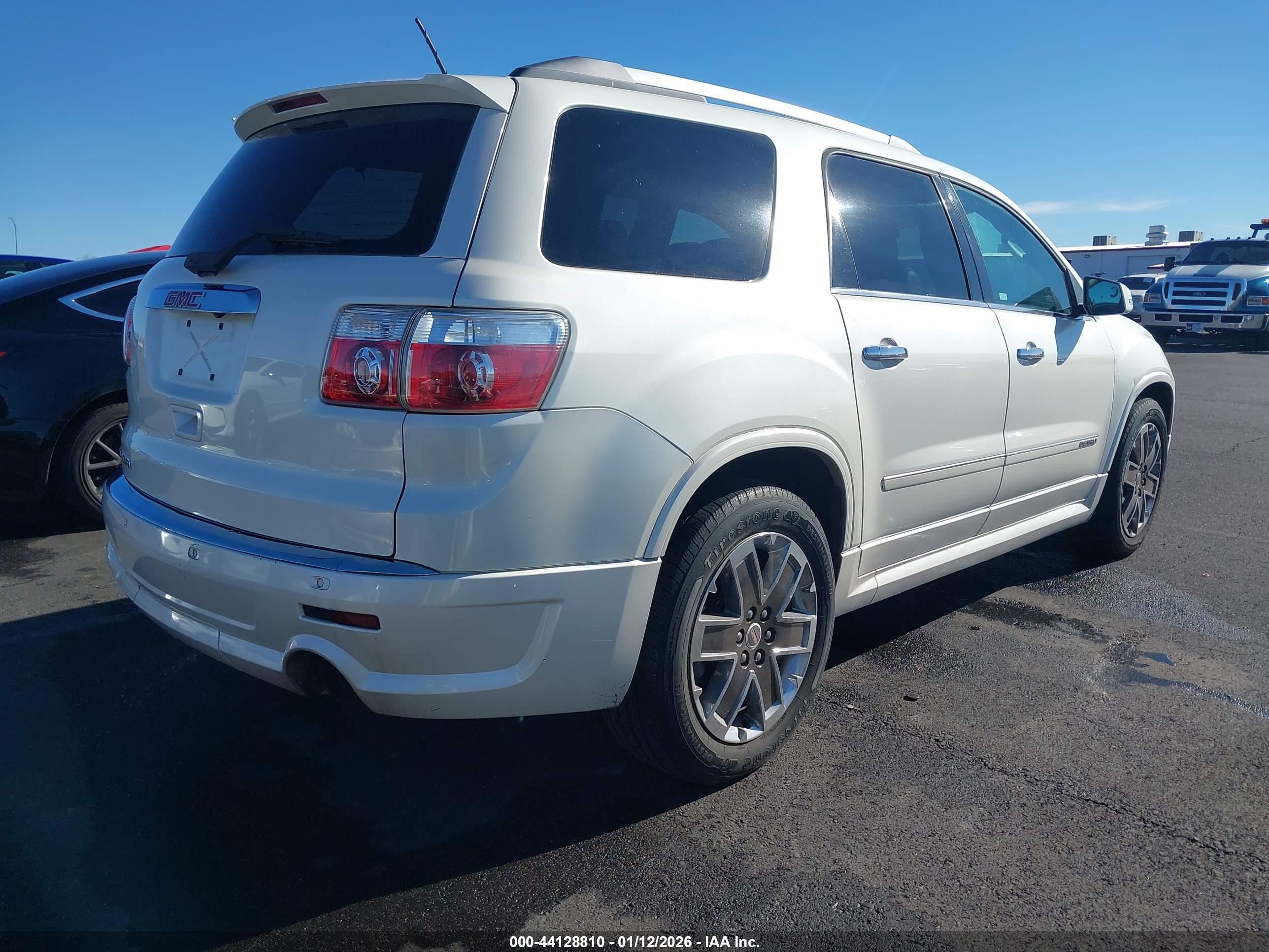 GMC ACADIA image 4