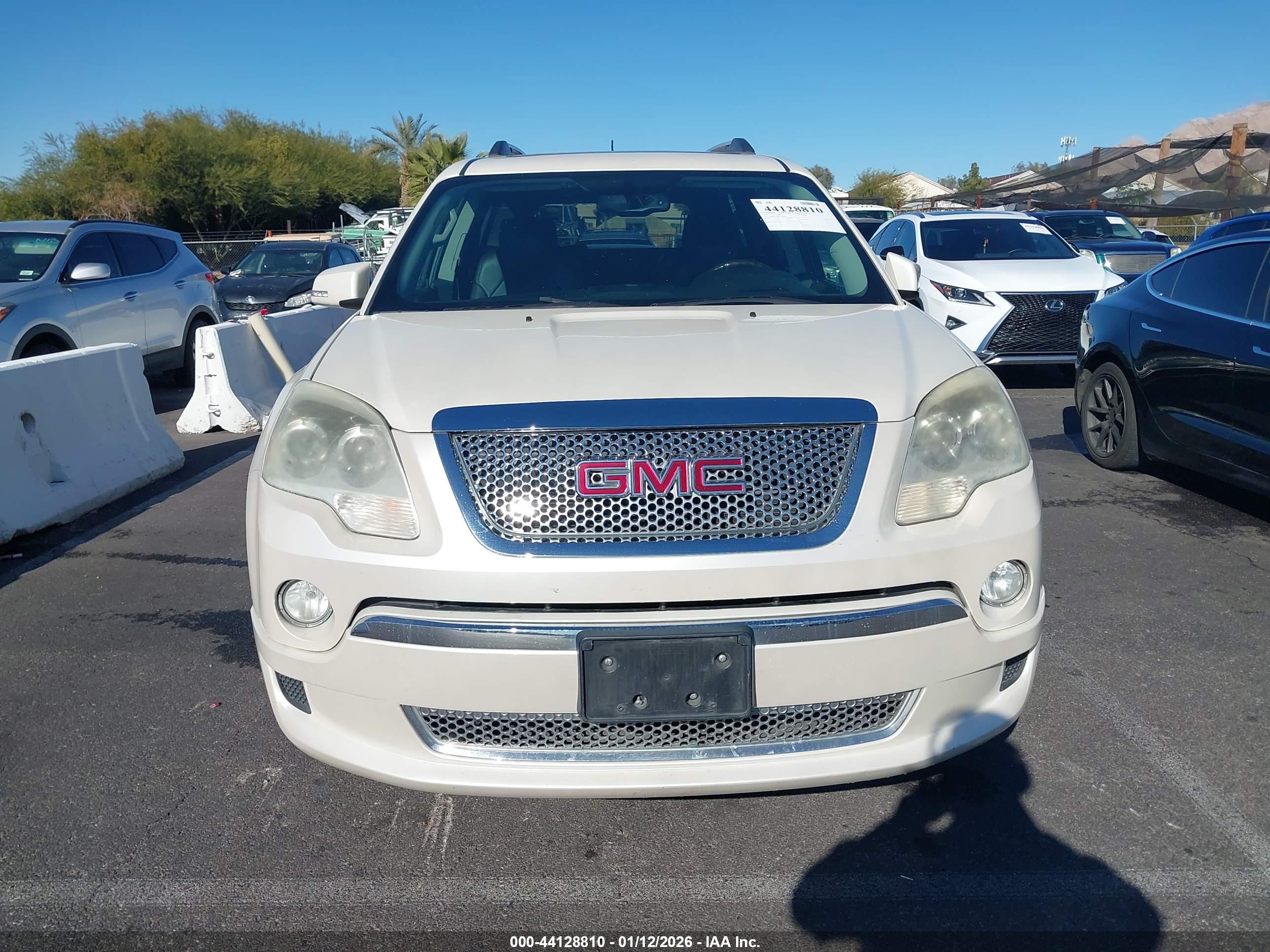GMC ACADIA image 6