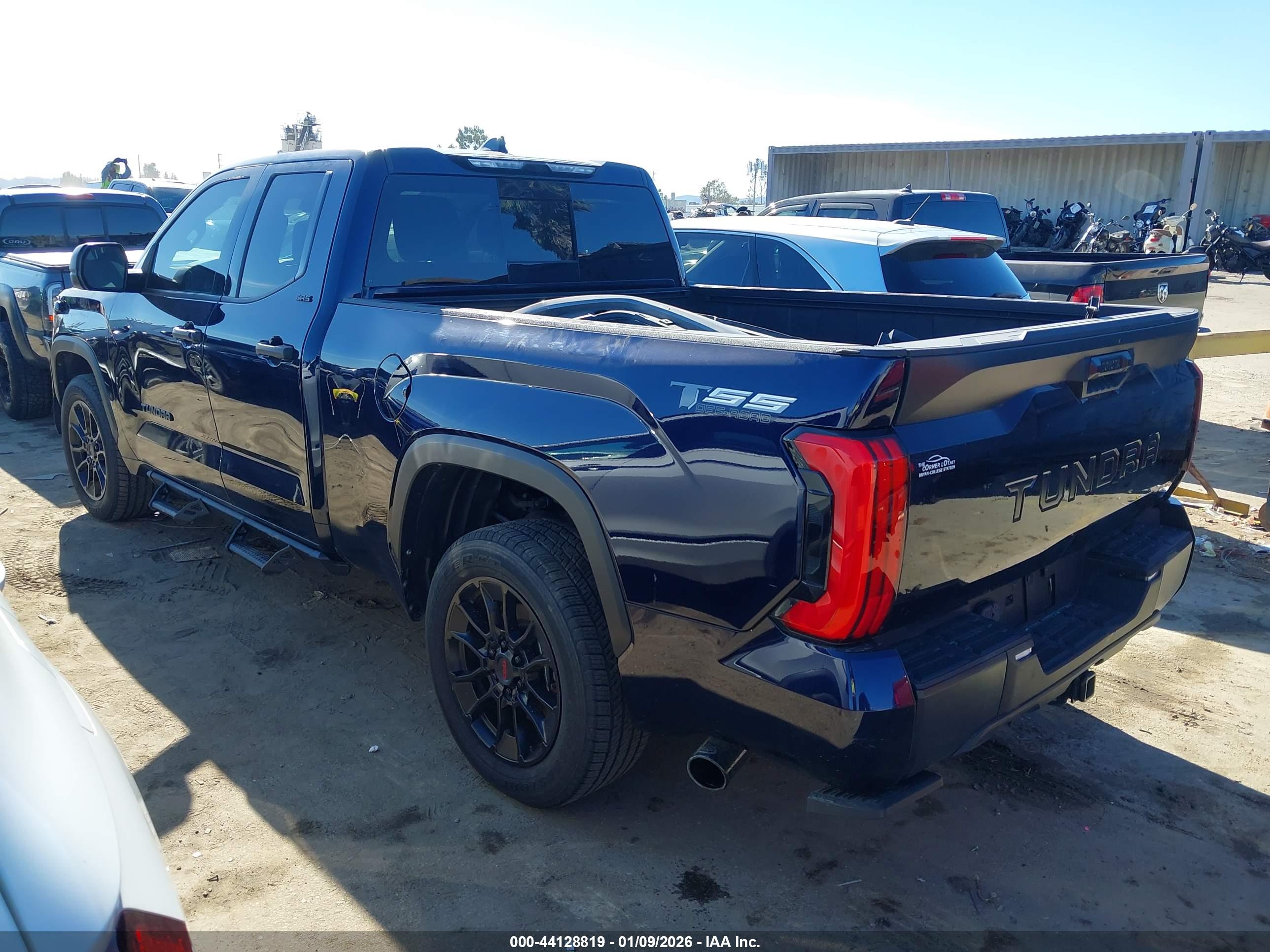TOYOTA TUNDRA image 3