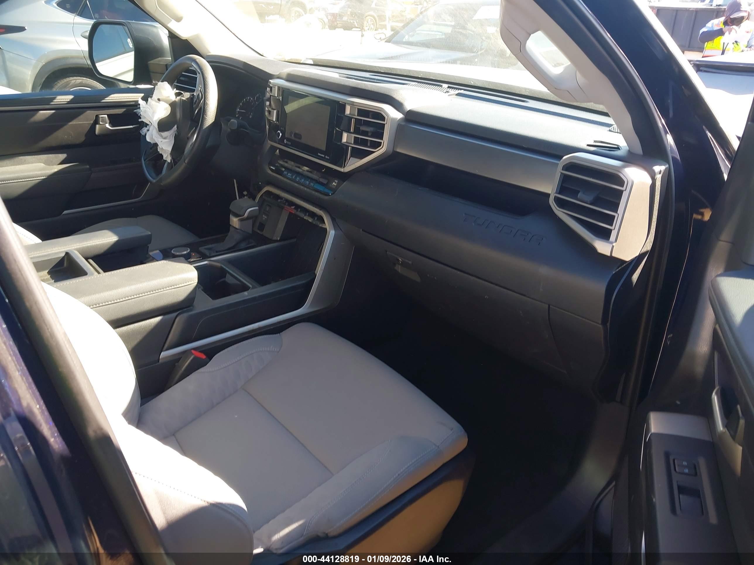 TOYOTA TUNDRA image 5