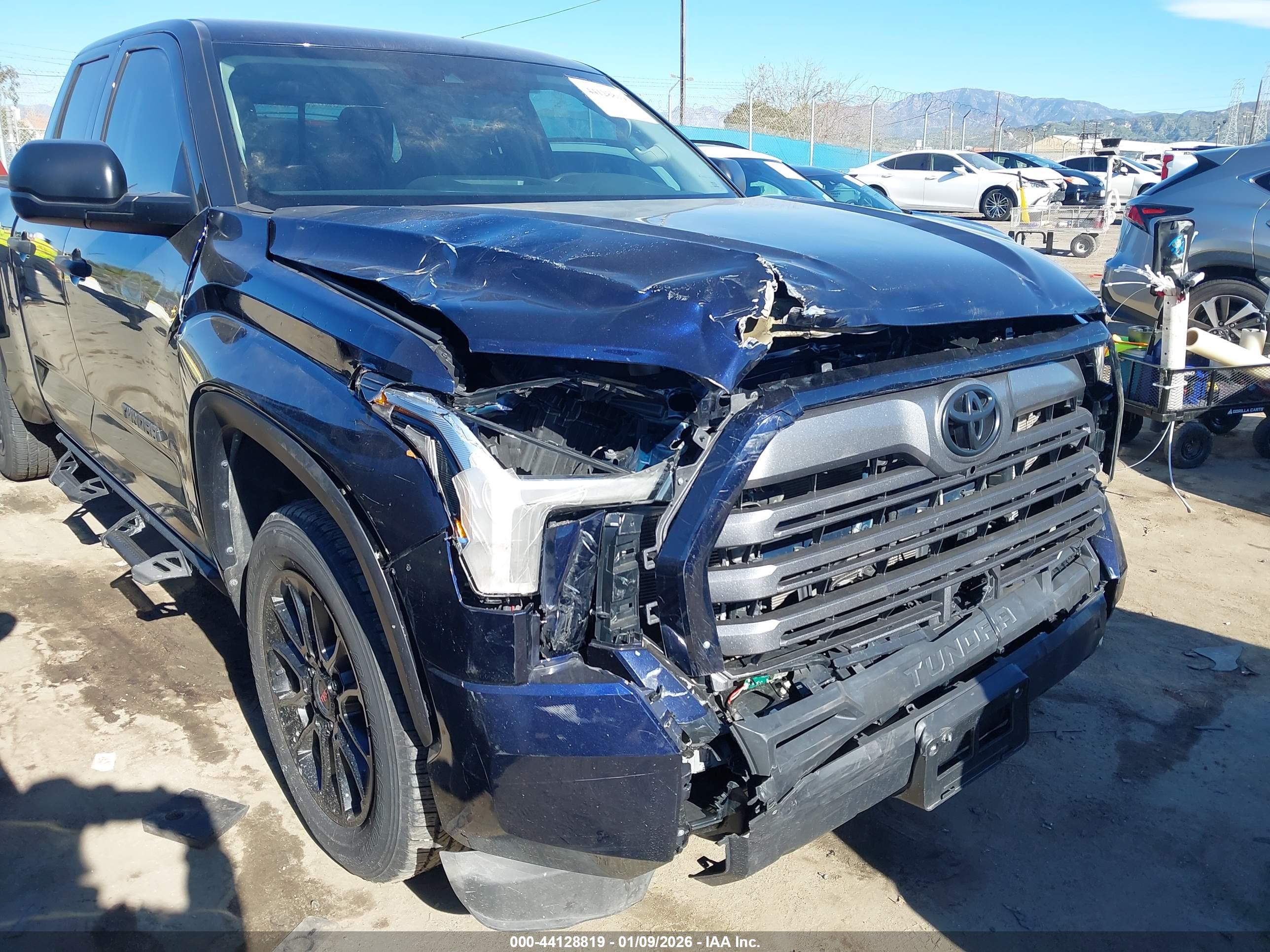TOYOTA TUNDRA image 6