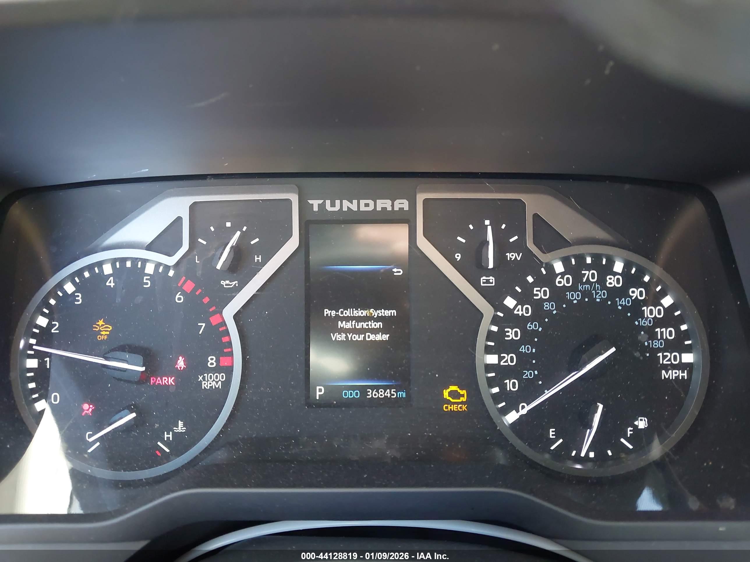 TOYOTA TUNDRA image 7