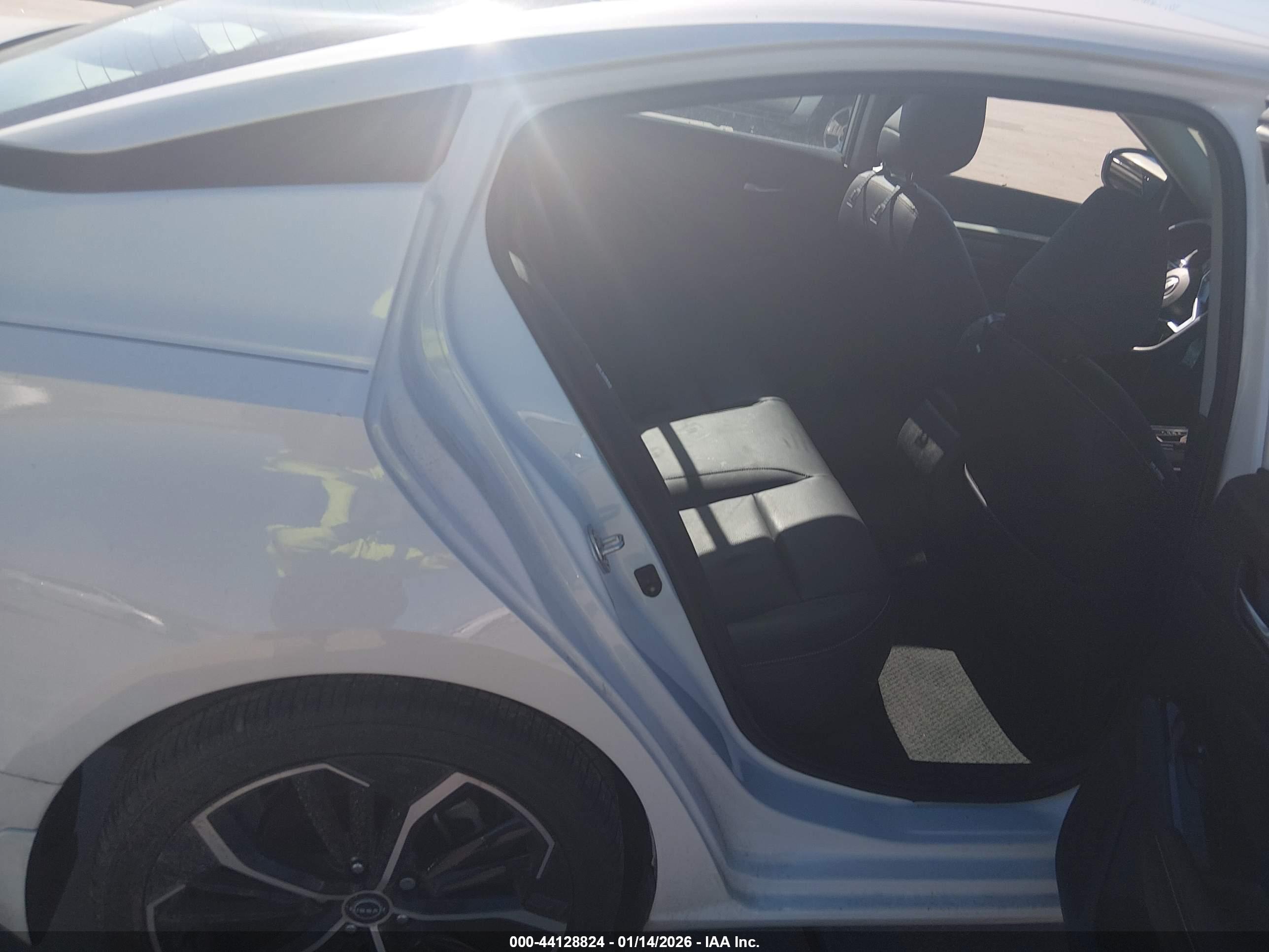 NISSAN ALTIMA image 8