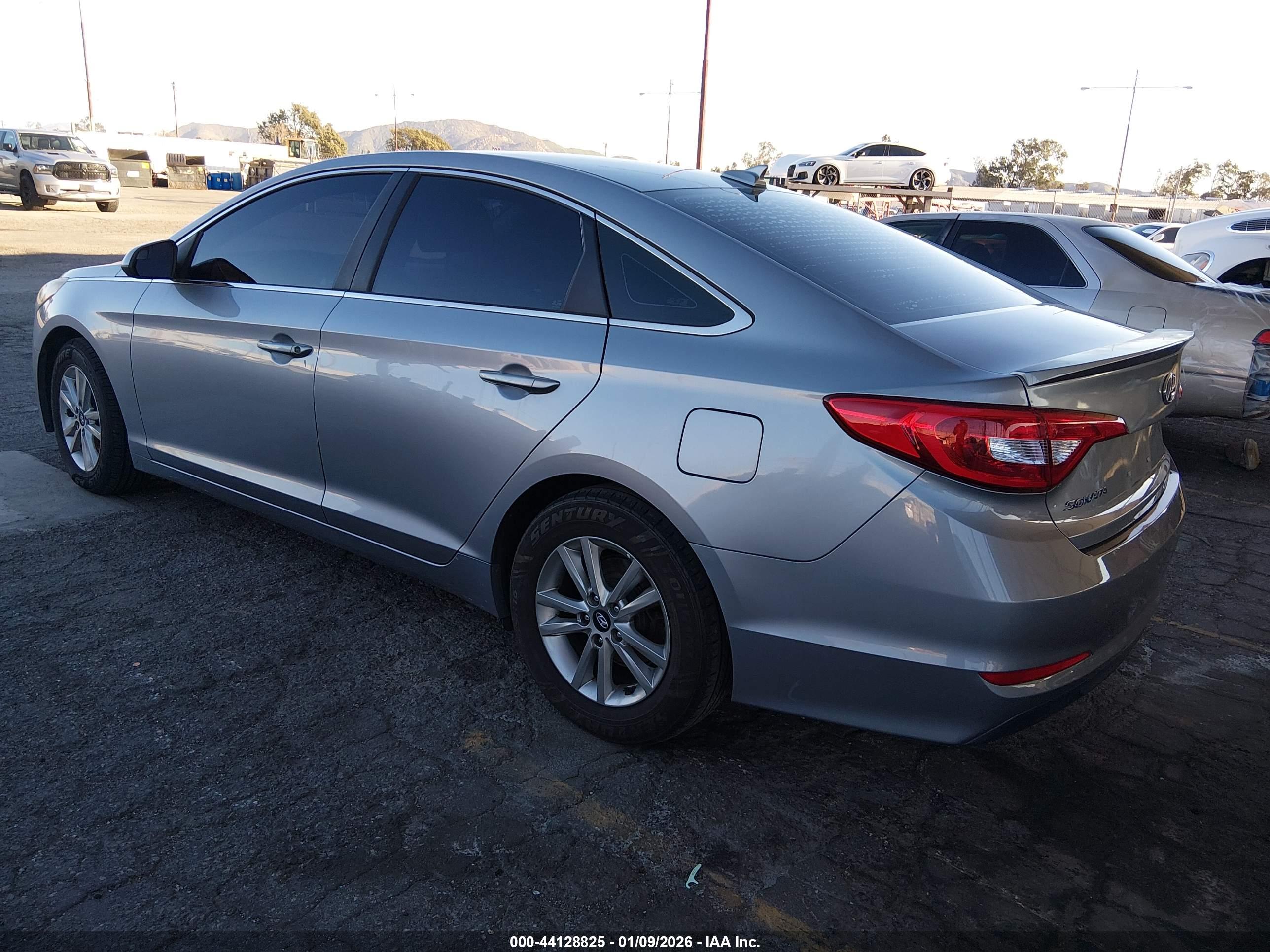 HYUNDAI SONATA image 3