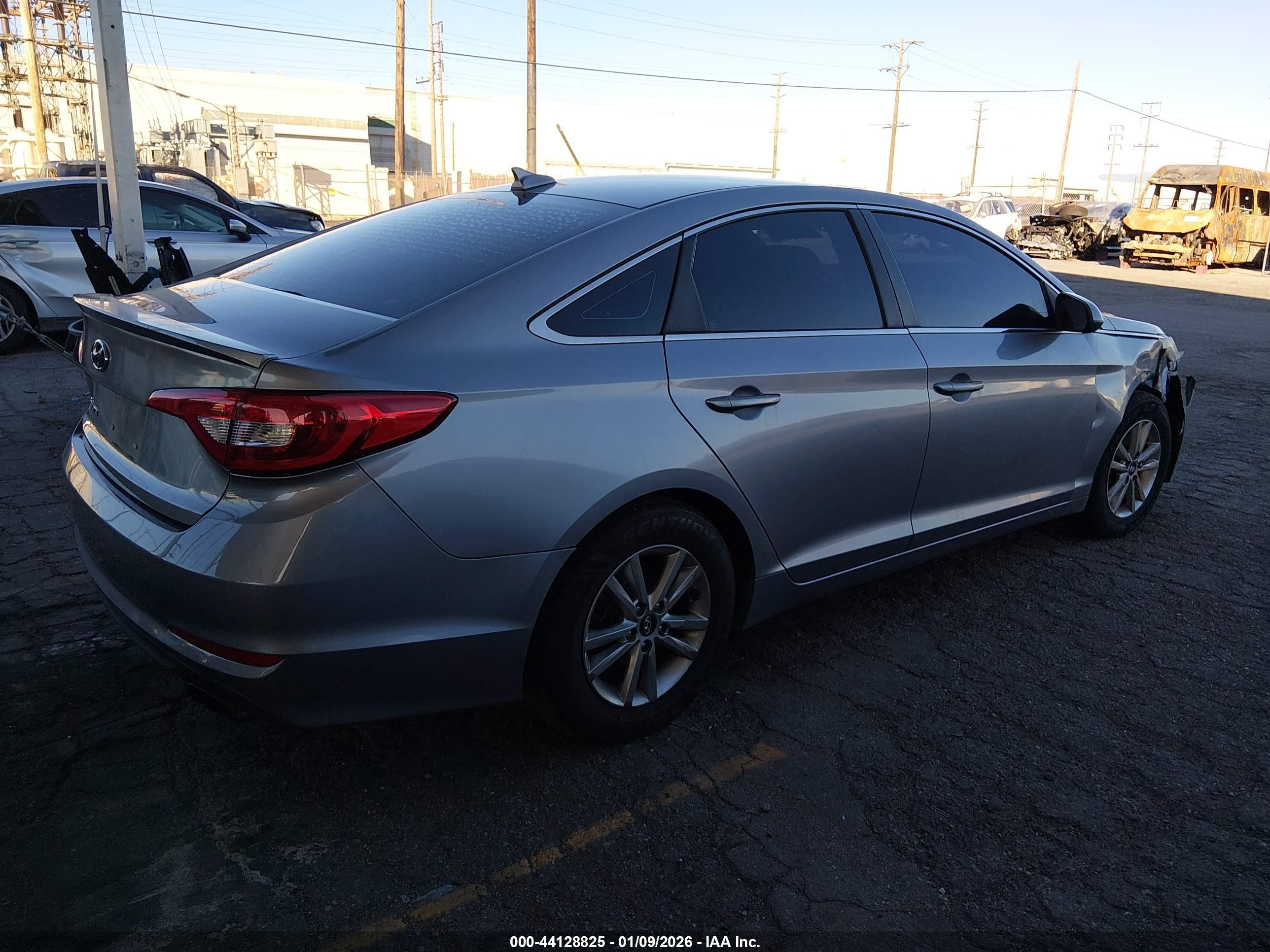 HYUNDAI SONATA image 4
