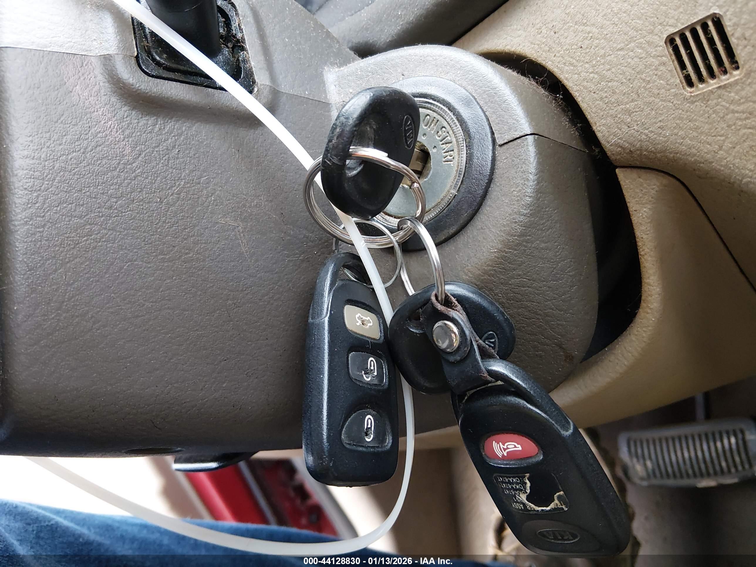 KIA SPECTRA image 11