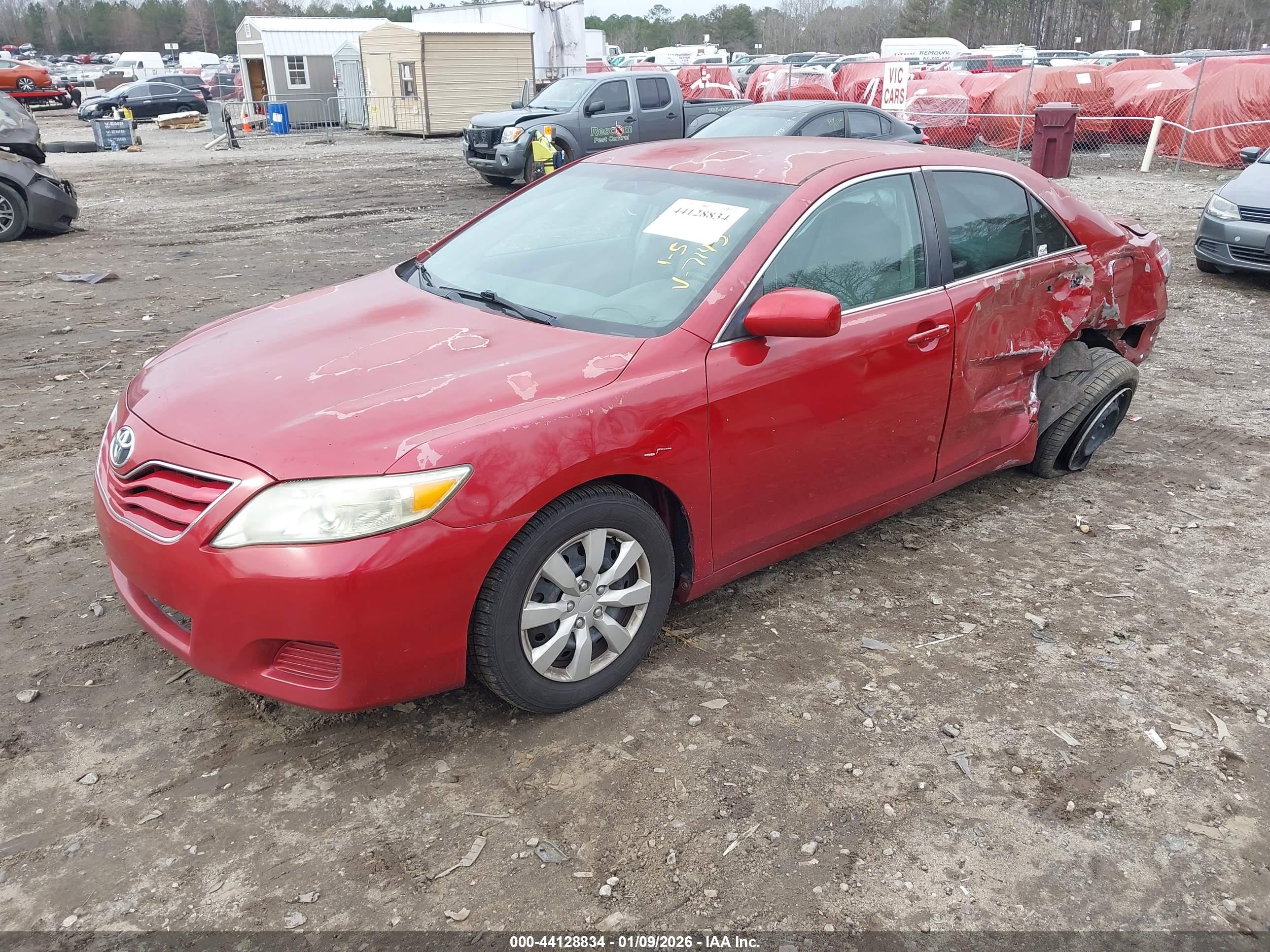 TOYOTA CAMRY image 2