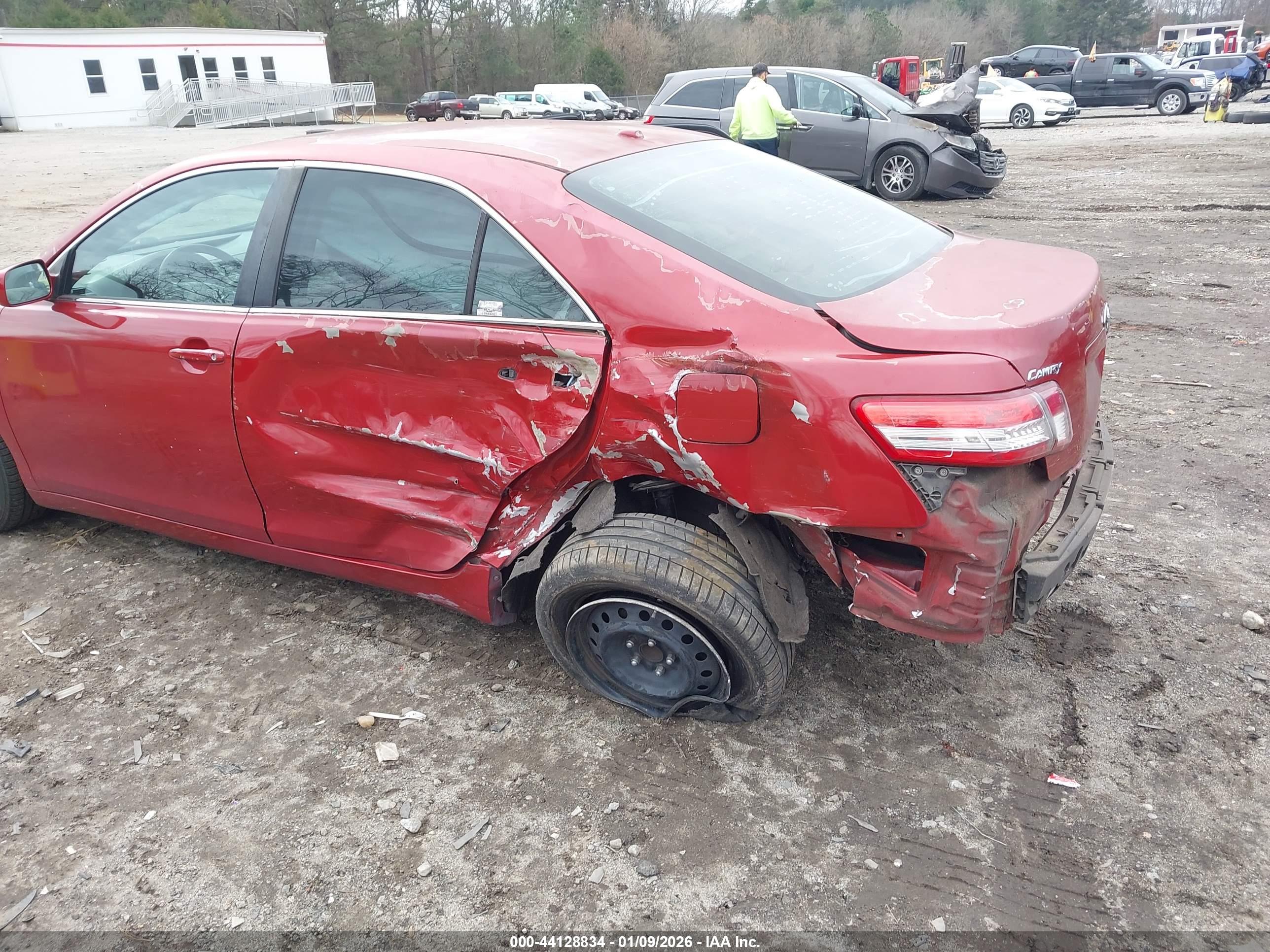 TOYOTA CAMRY image 6