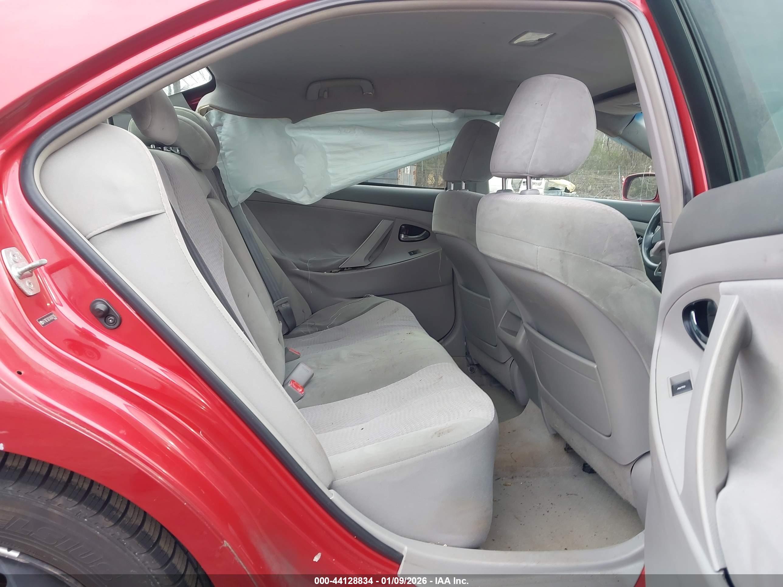 TOYOTA CAMRY image 8