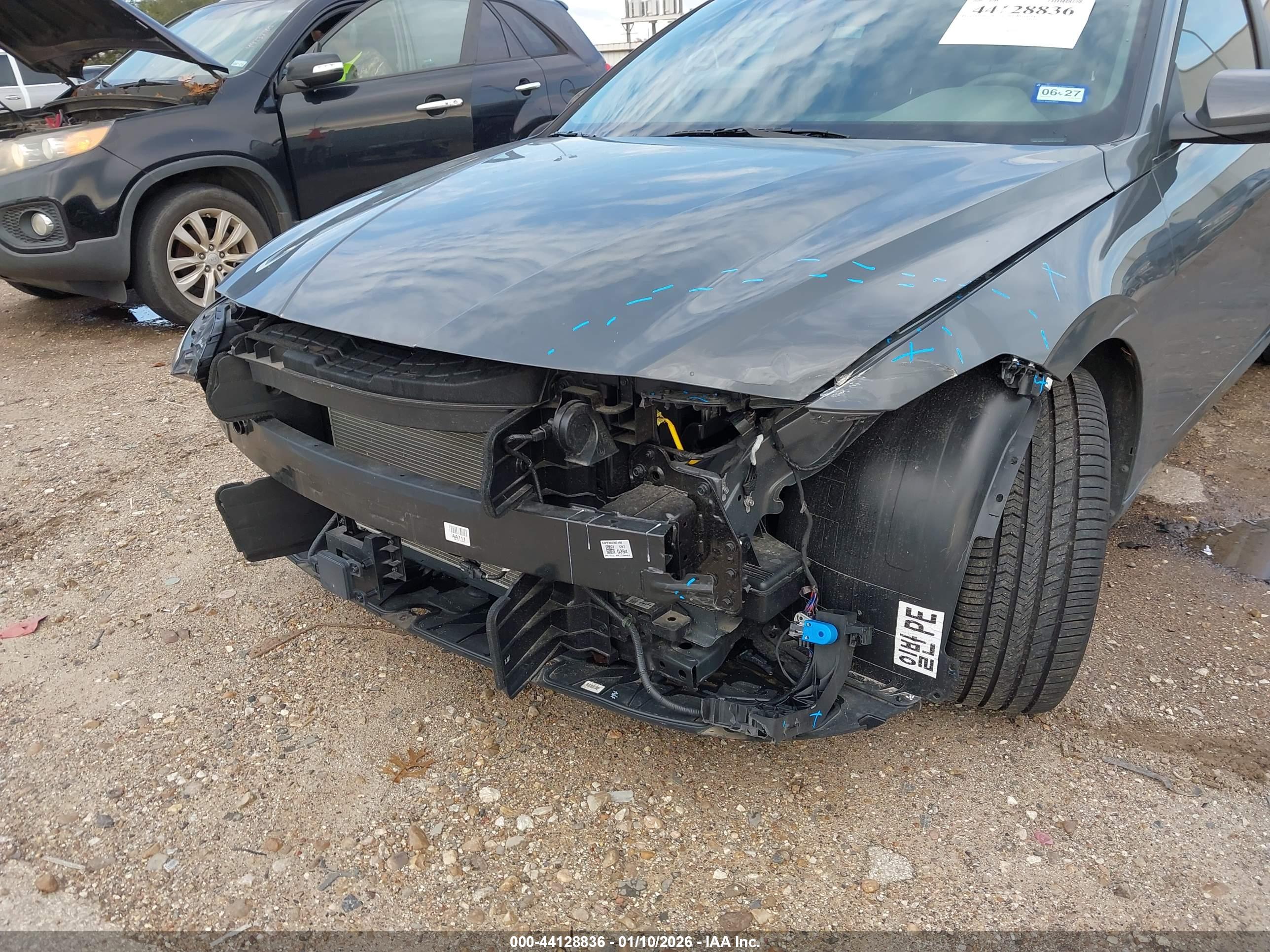 HYUNDAI ELANTRA image 6