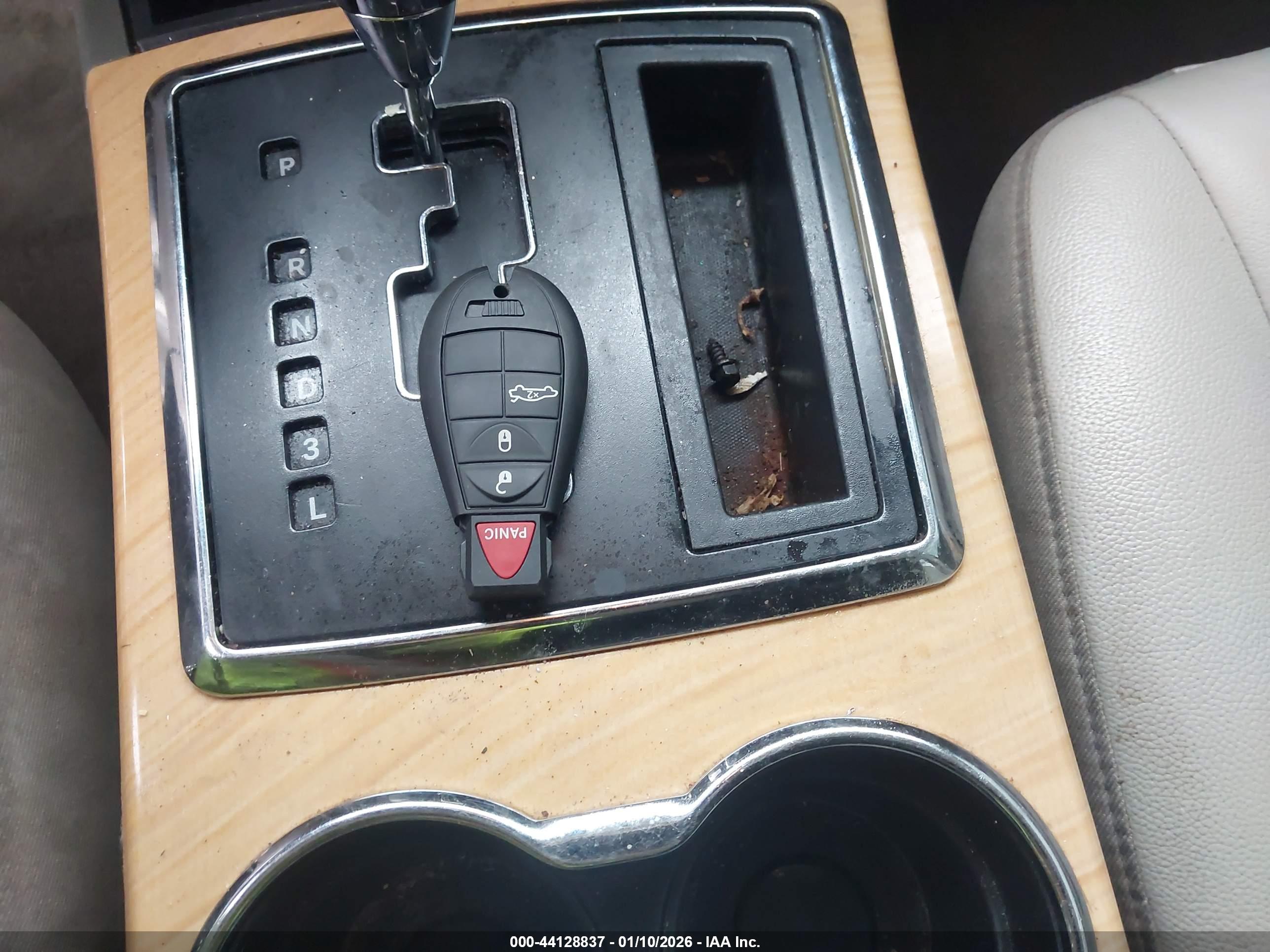 CHRYSLER 300 image 11