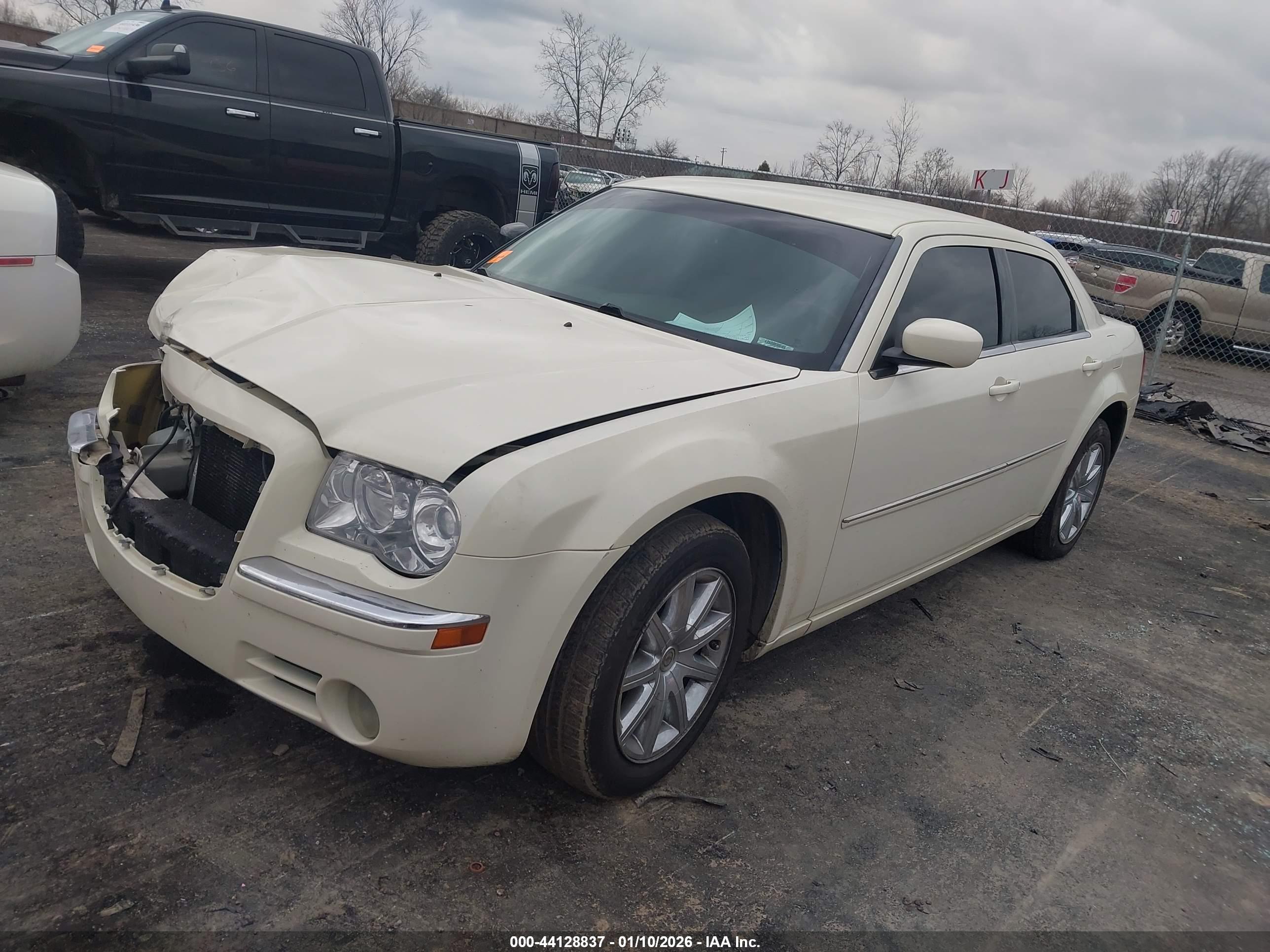 CHRYSLER 300 image 2