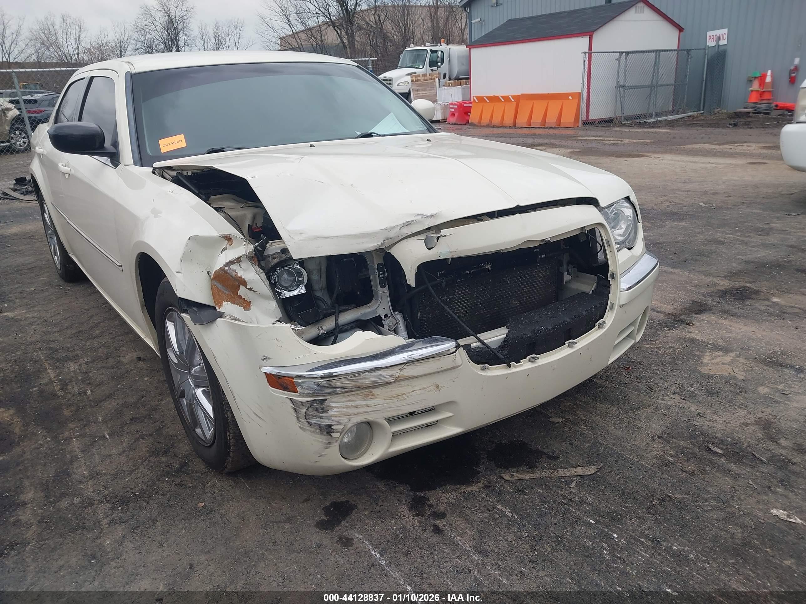 CHRYSLER 300 image 6