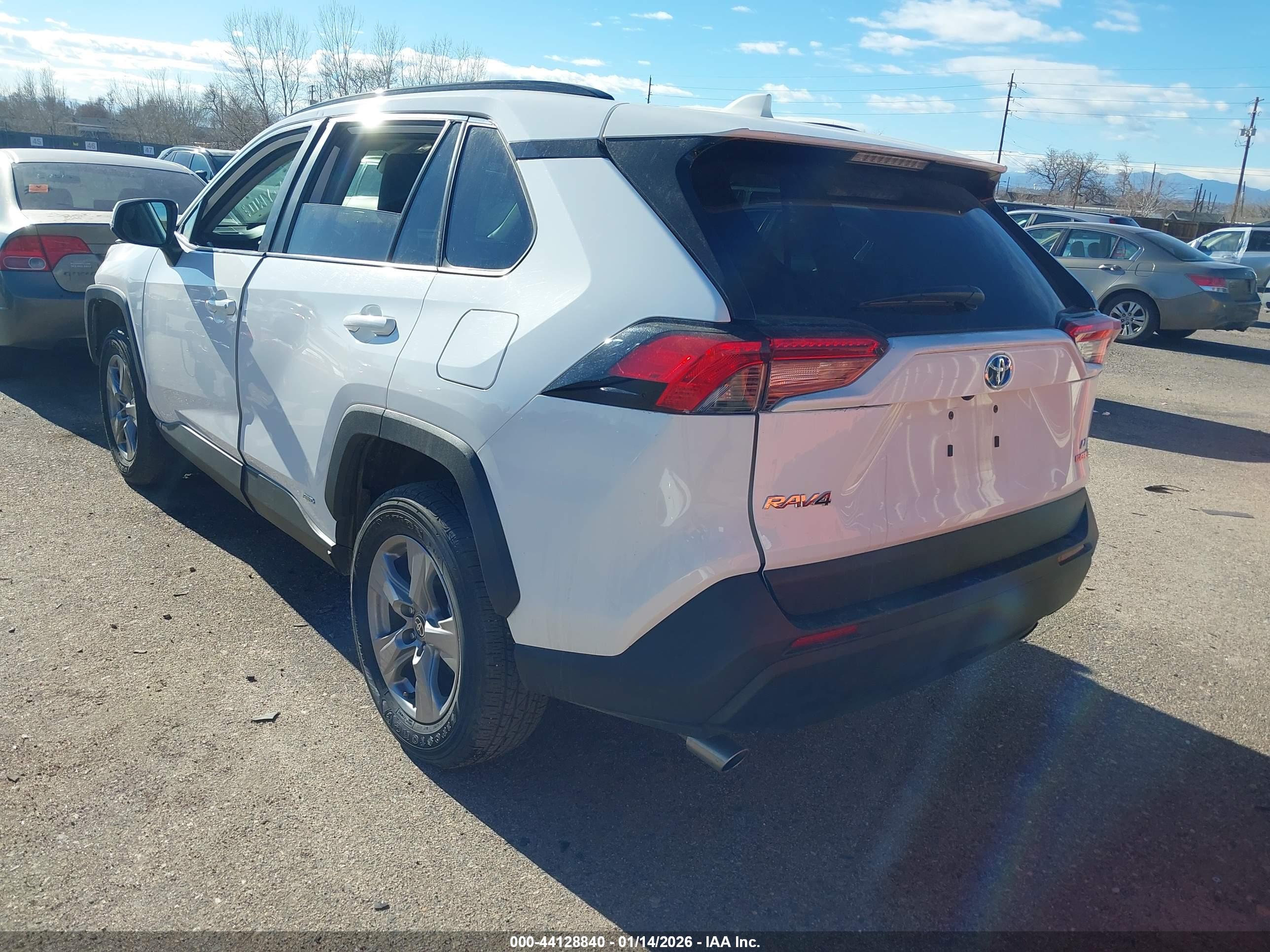 TOYOTA RAV4 image 3