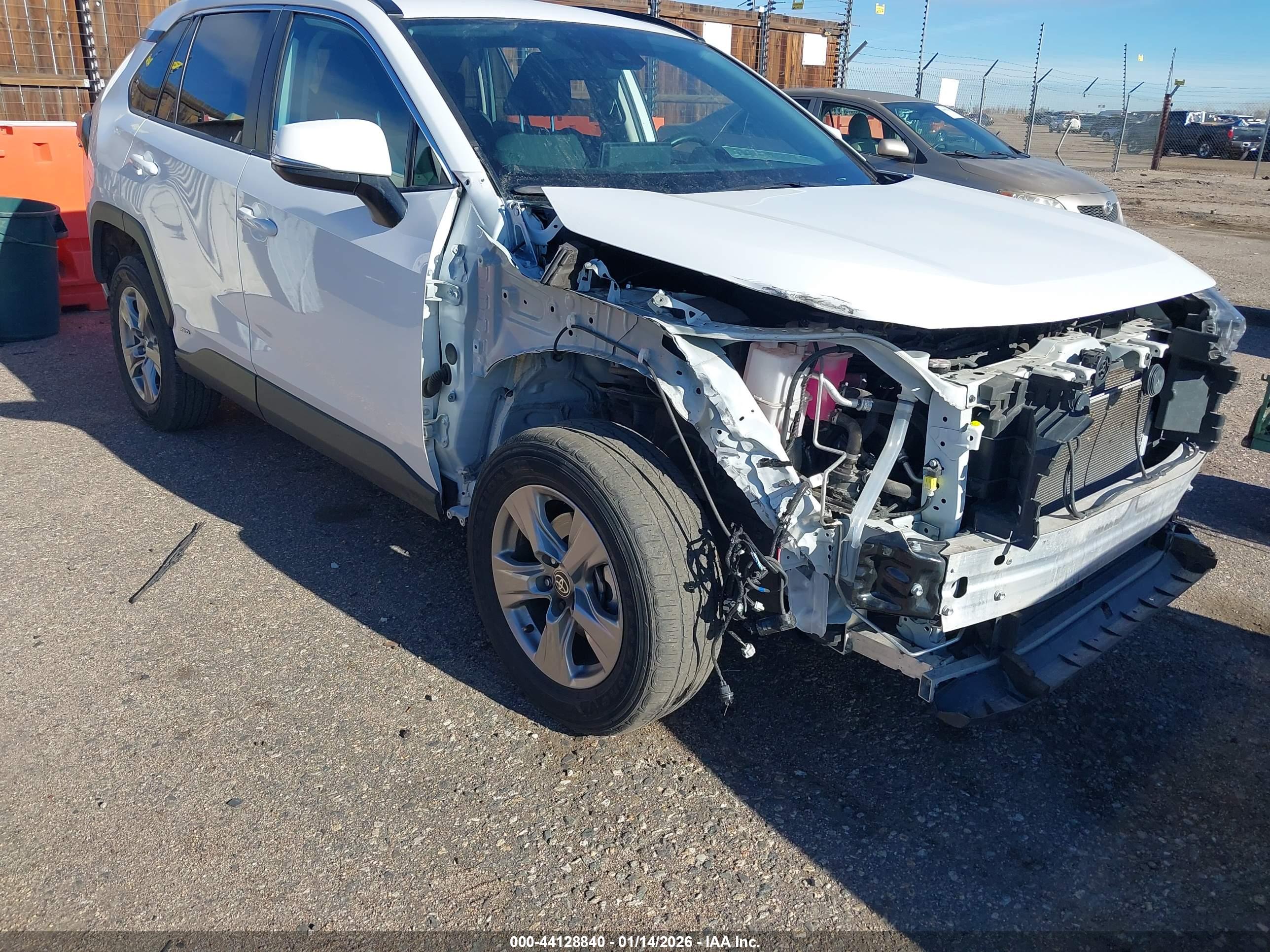 TOYOTA RAV4 image 6