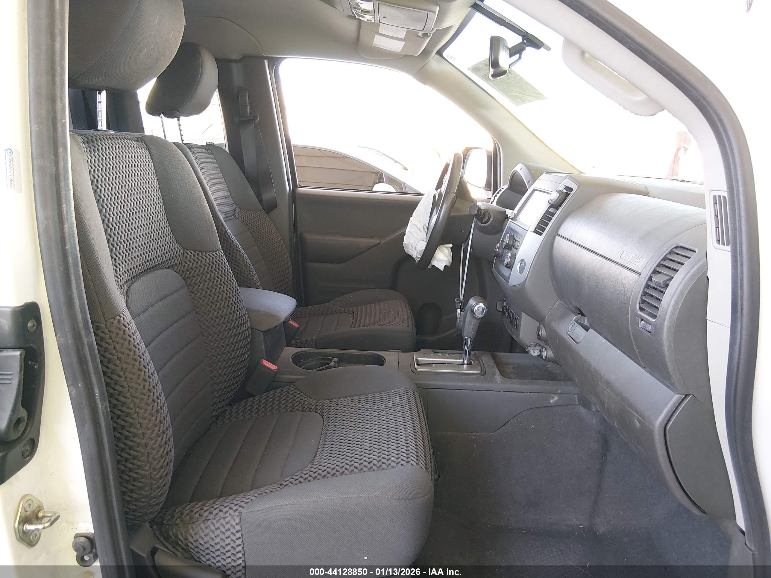 NISSAN FRONTIER image 5
