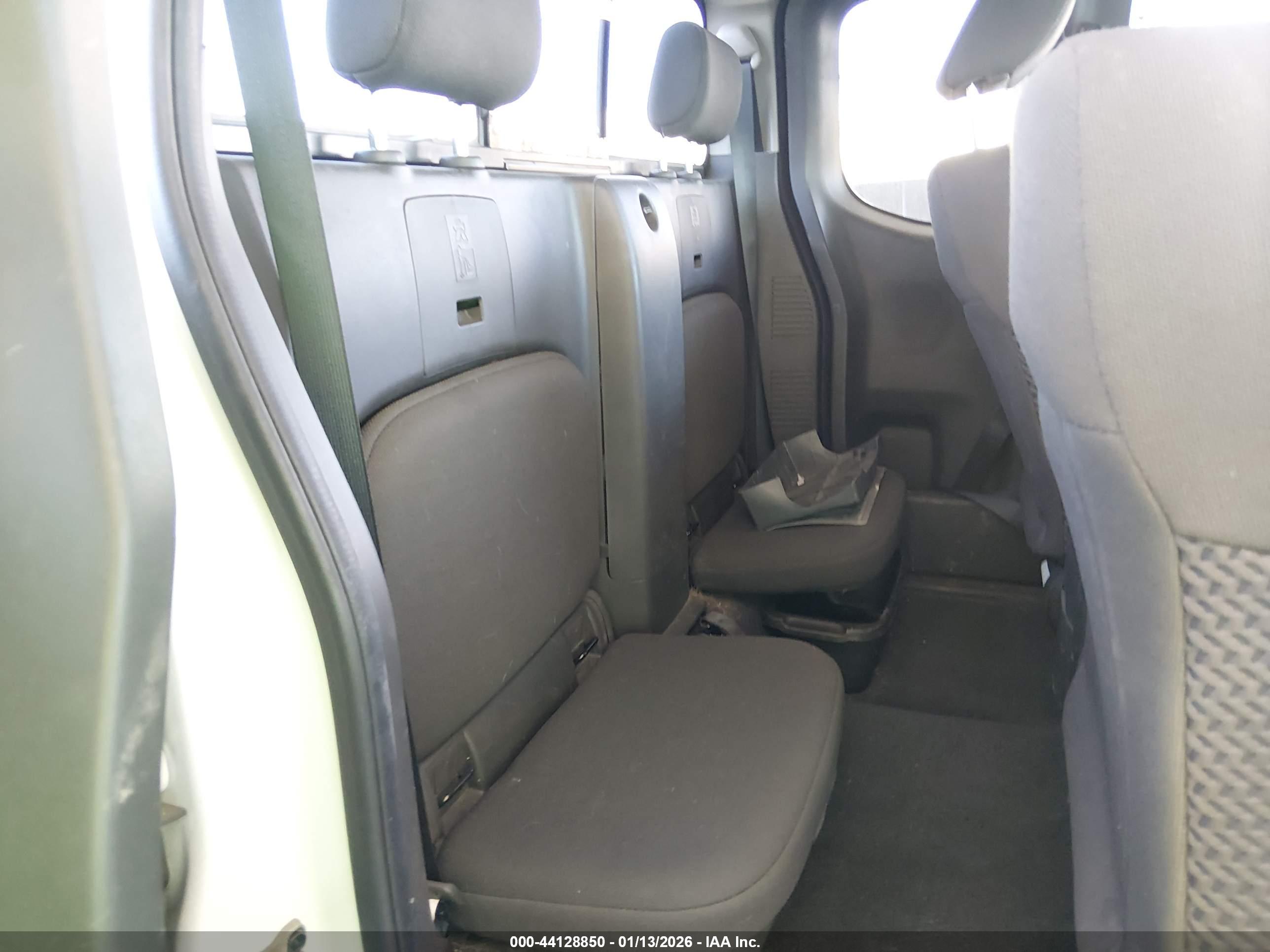 NISSAN FRONTIER image 8