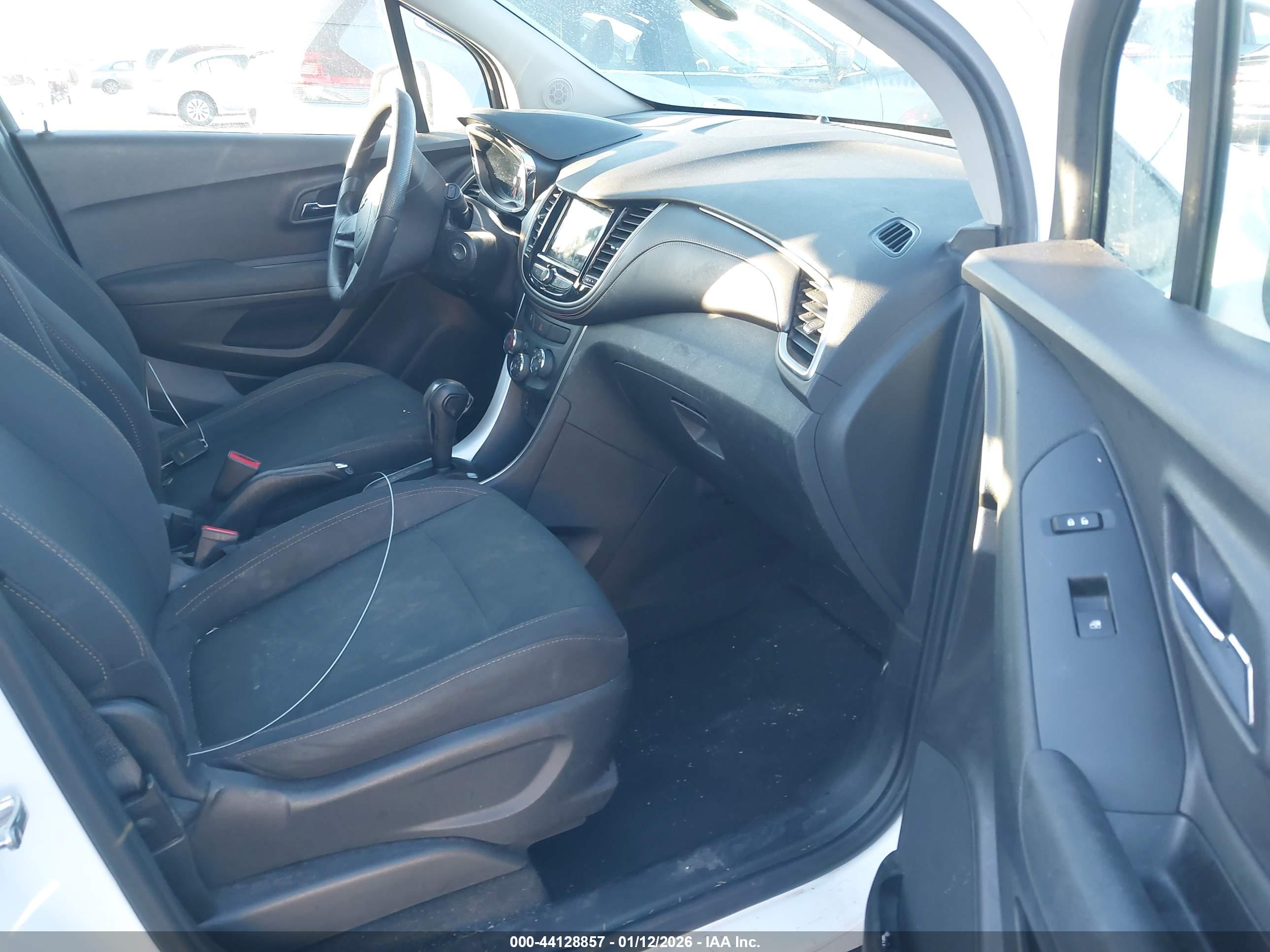 CHEVROLET TRAX image 5