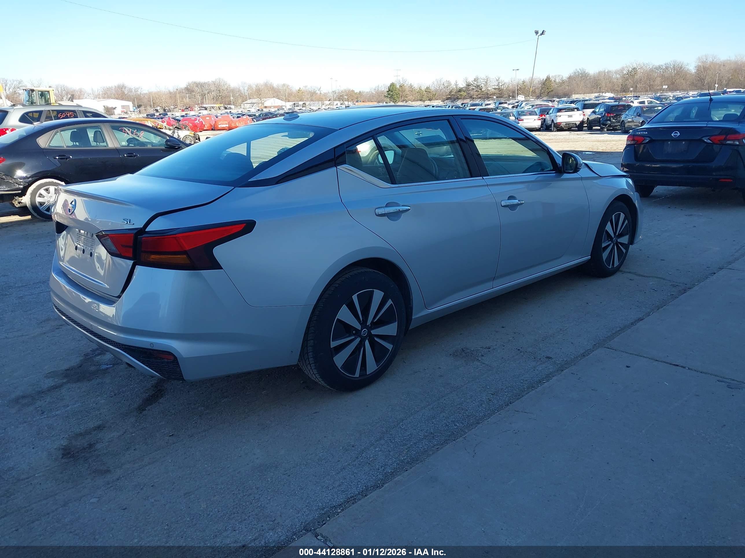 NISSAN ALTIMA image 4