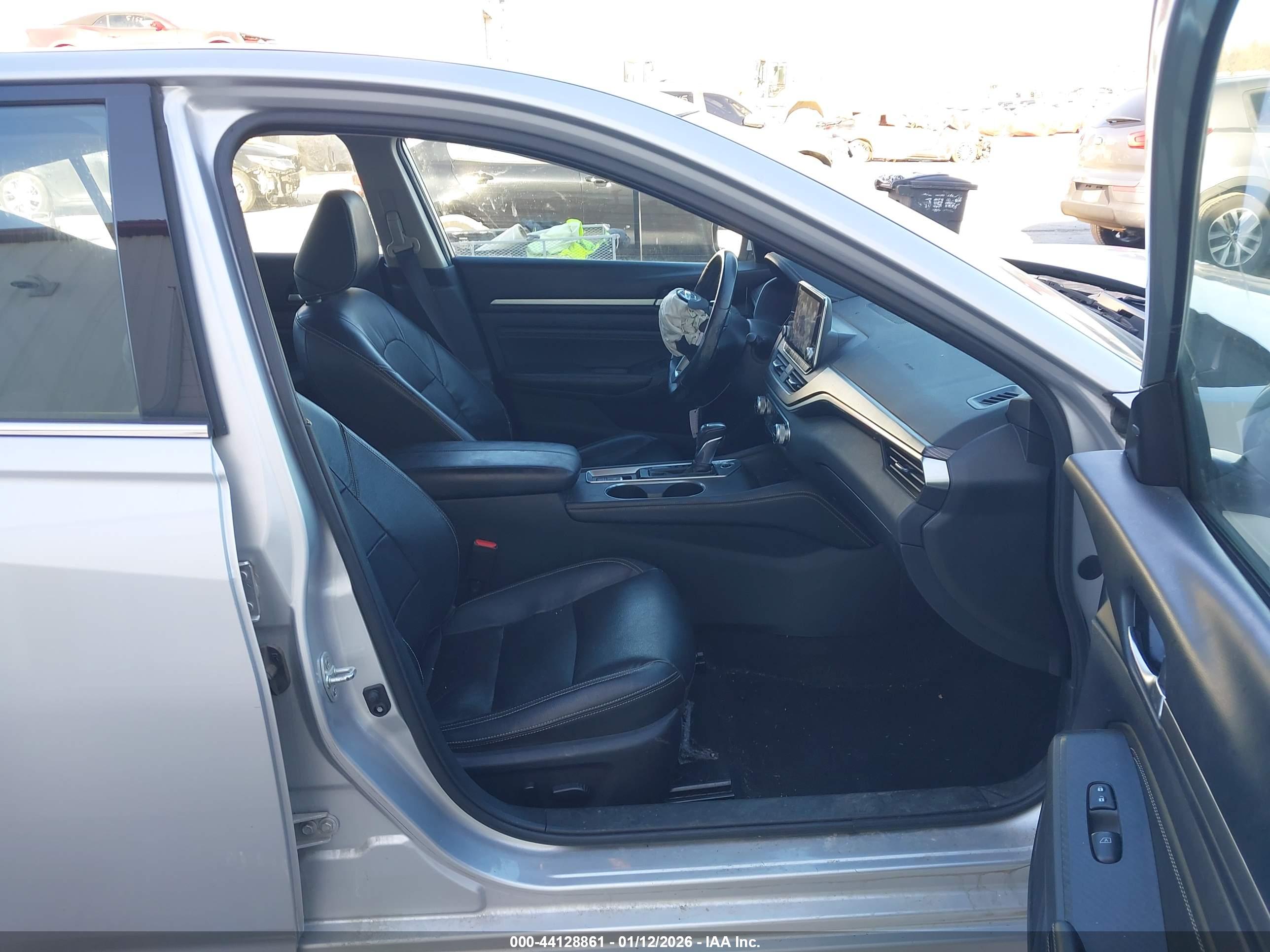 NISSAN ALTIMA image 5