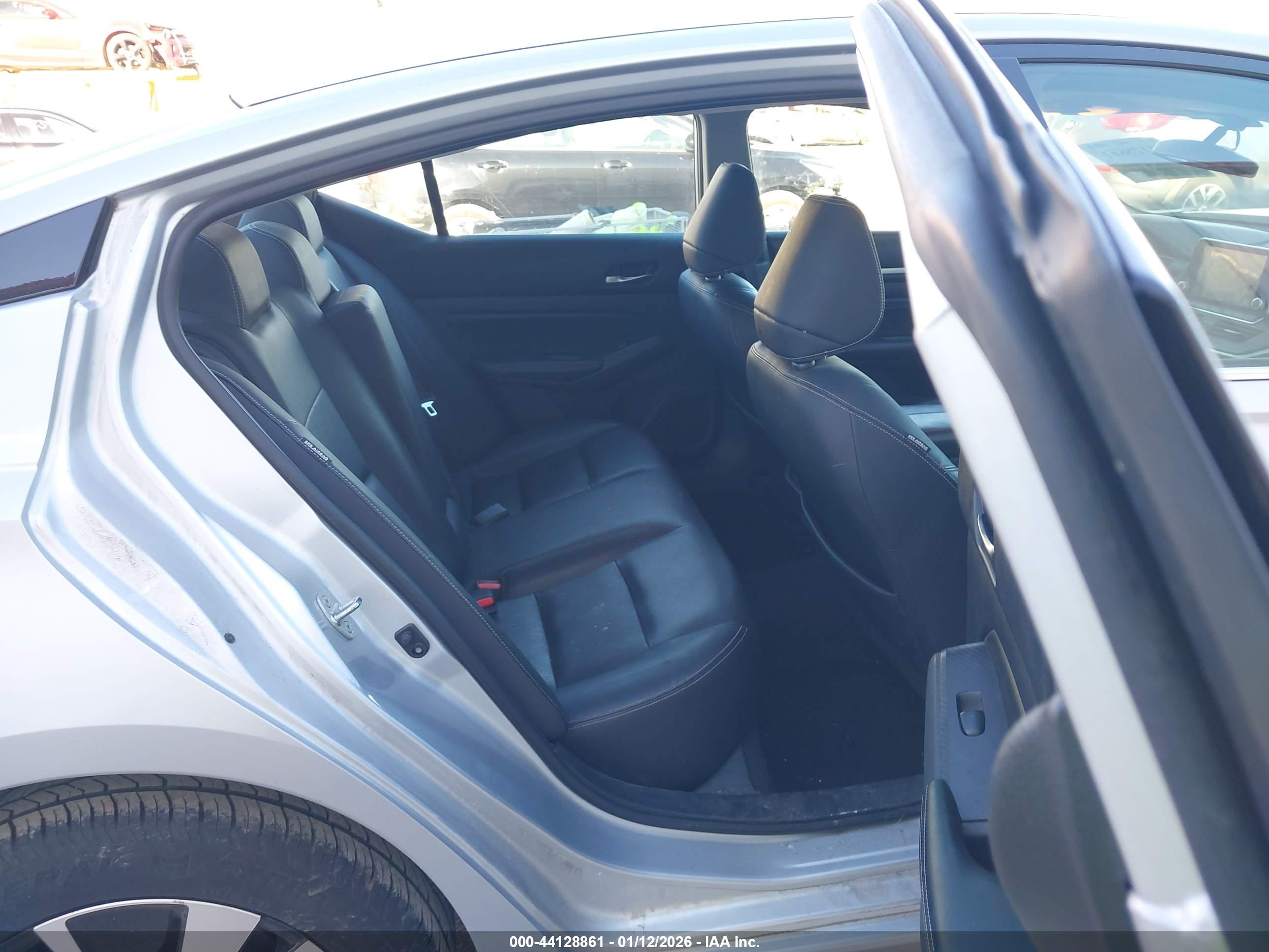NISSAN ALTIMA image 8